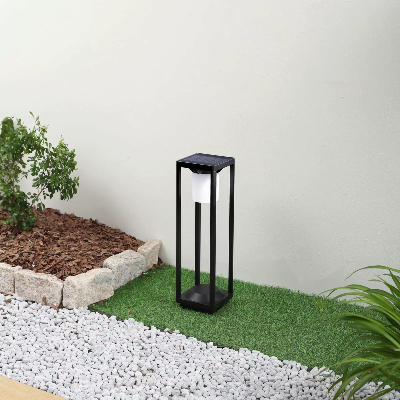 Lucande LED-Solarwegeleuchte Nilea, 50 cm, schwarz, Sensor günstig online kaufen