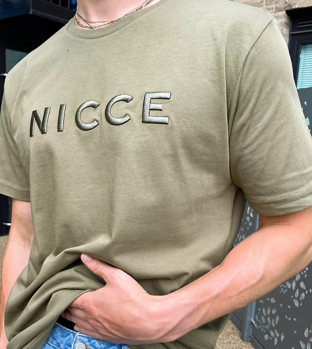 Nicce – Mercury – T-Shirt in Olivgrün mit Stickerei, exklusiv bei ASOS günstig online kaufen