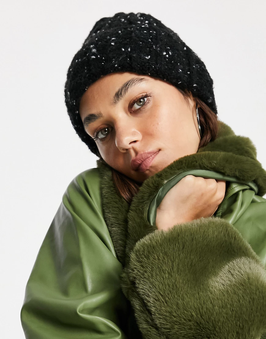 Topshop – Neppy – Strickmütze mit Zopfmuster in Schwarz günstig online kaufen