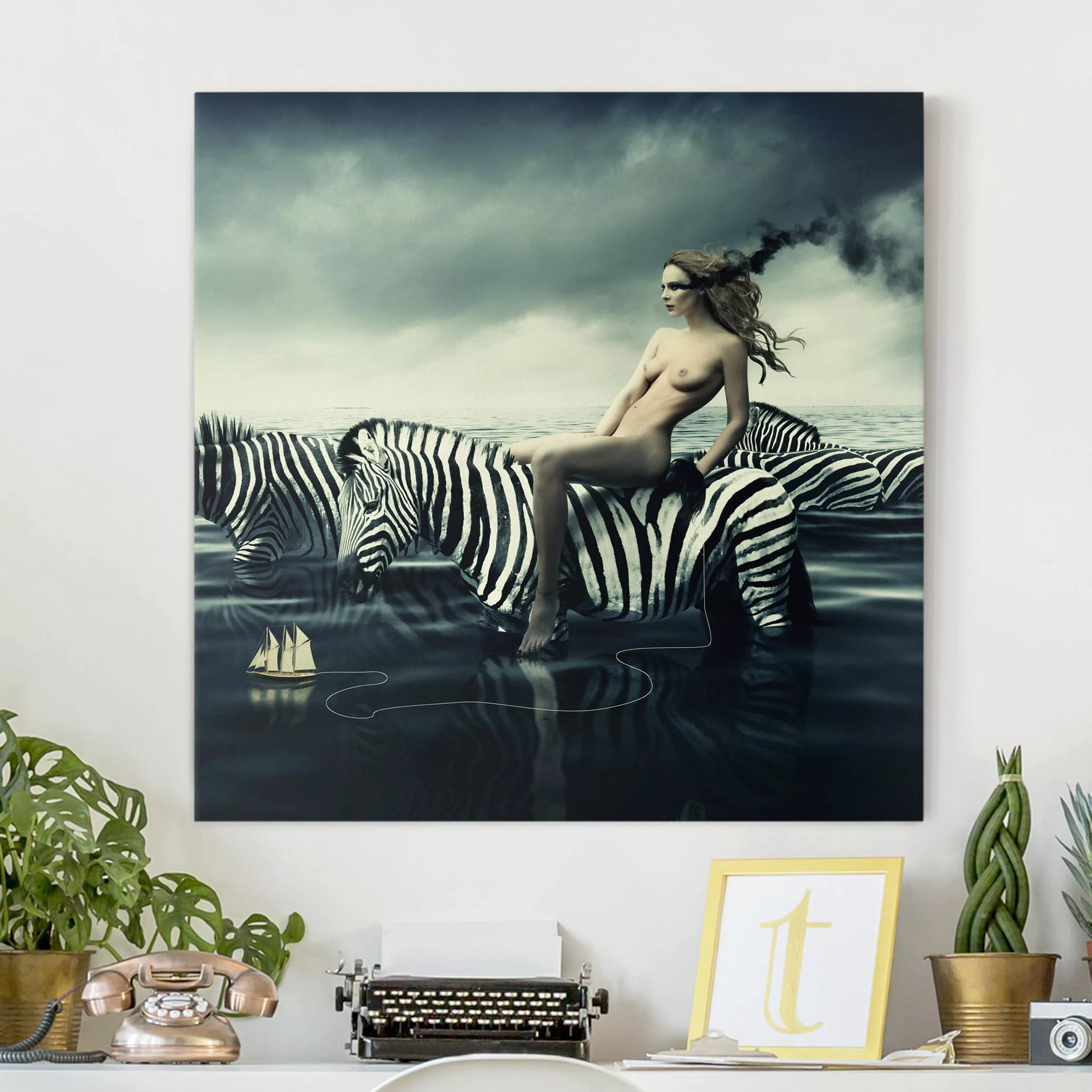 Leinwandbild Akt & Erotik - Quadrat Frauenakt mit Zebras günstig online kaufen