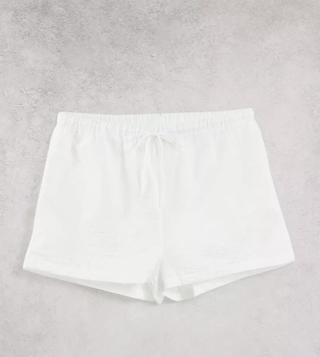 Loungeable Plus – Mix and Match – Pyjama-Shorts aus Seersucker in Weiß günstig online kaufen