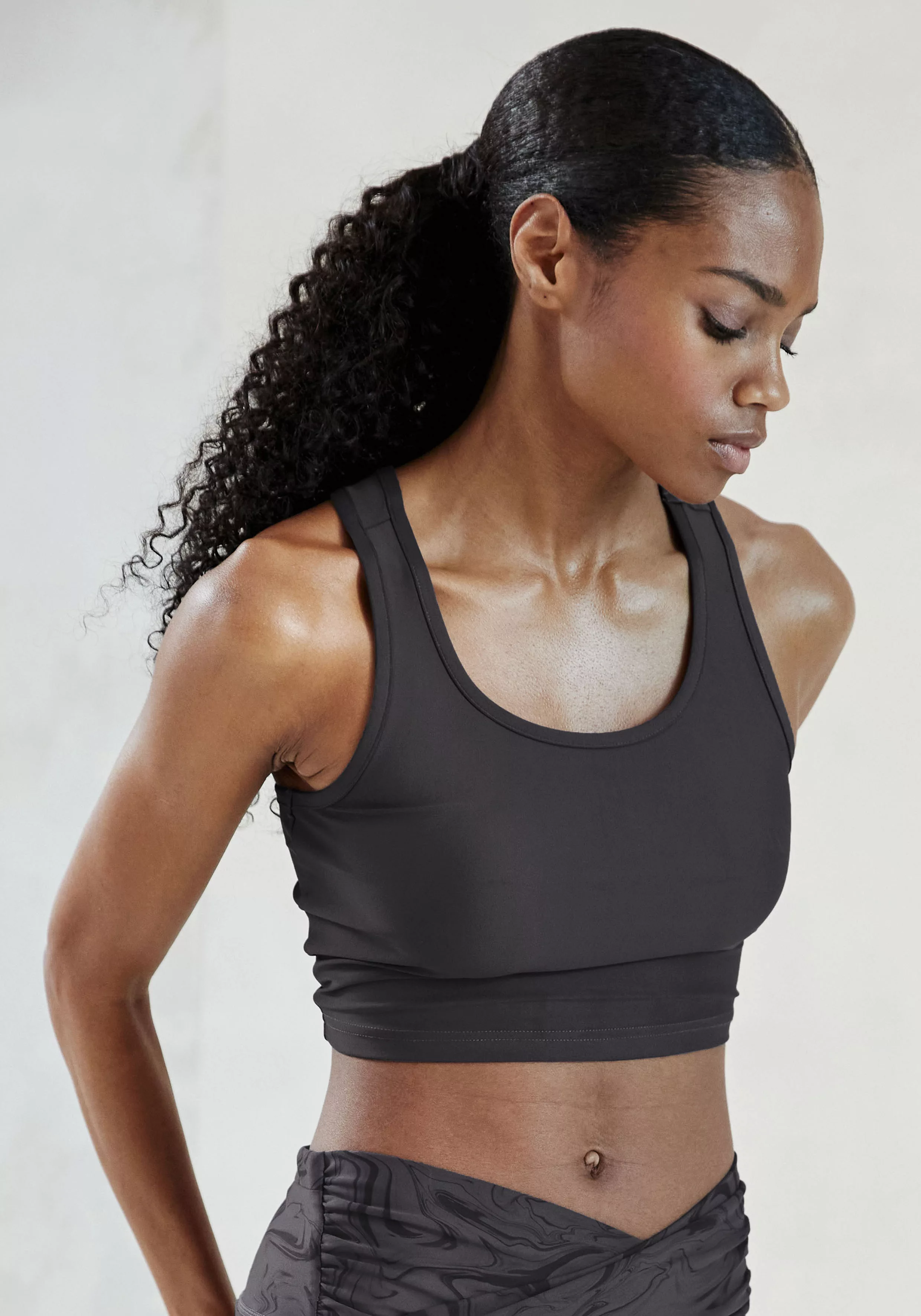 LASCANA ACTIVE Crop-Top "Sporttop", mit Ringerrücken und Logodruck günstig online kaufen