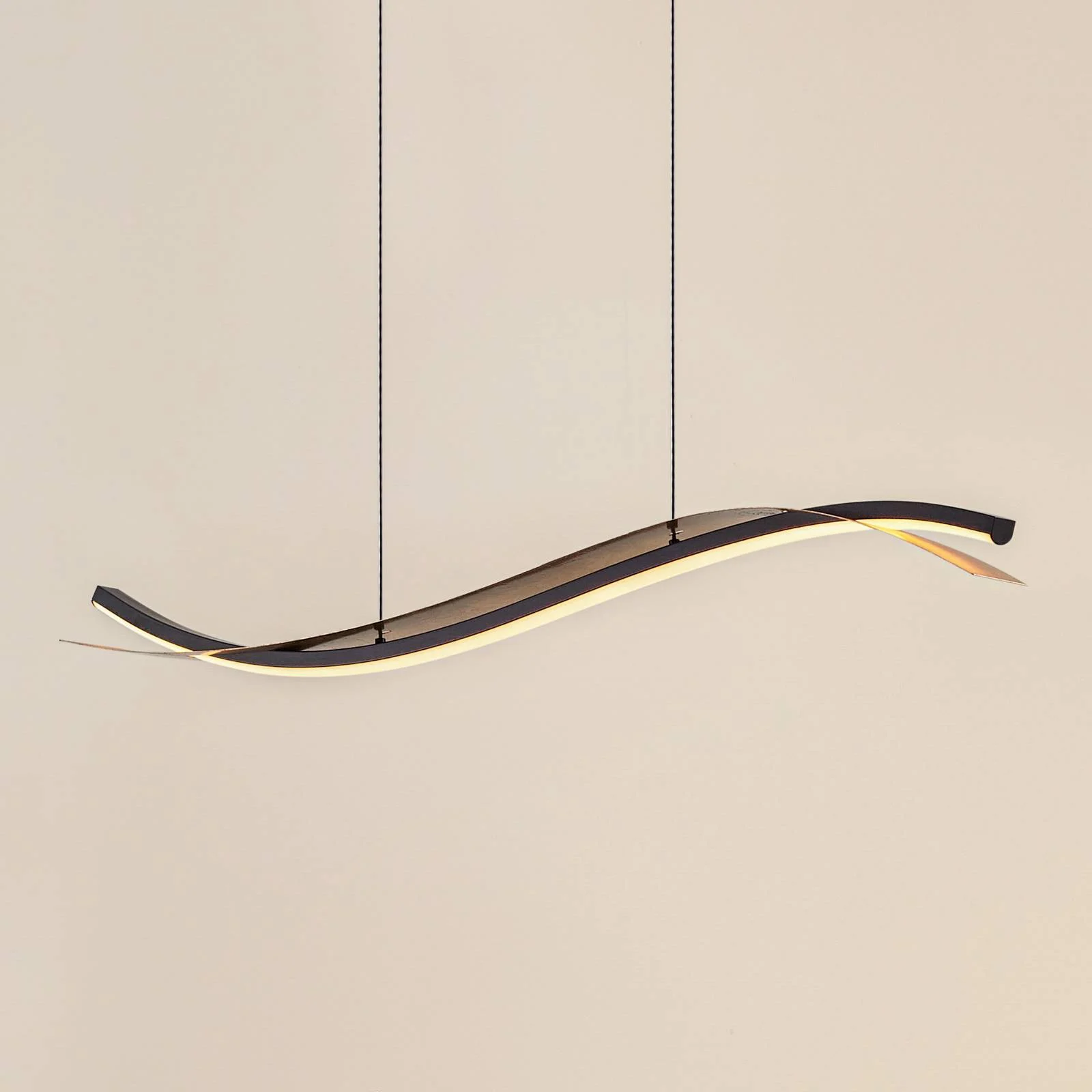 Lucande LED-Hängeleuchte Alevia, schwarz/gold, CCT günstig online kaufen