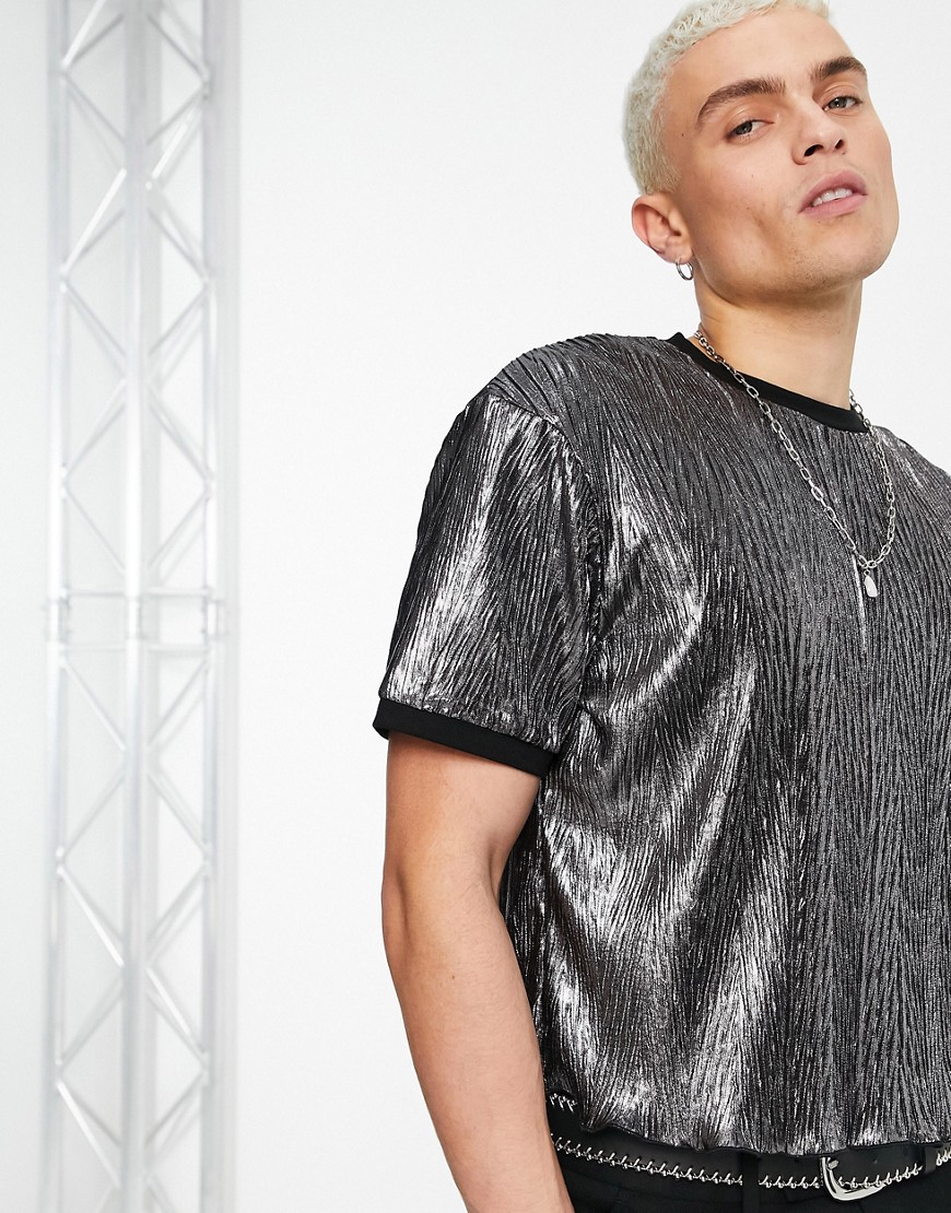 ASOS DESIGN – Kurzes T-Shirt in Metallic-Silber mit kontrastierendem Kragen günstig online kaufen