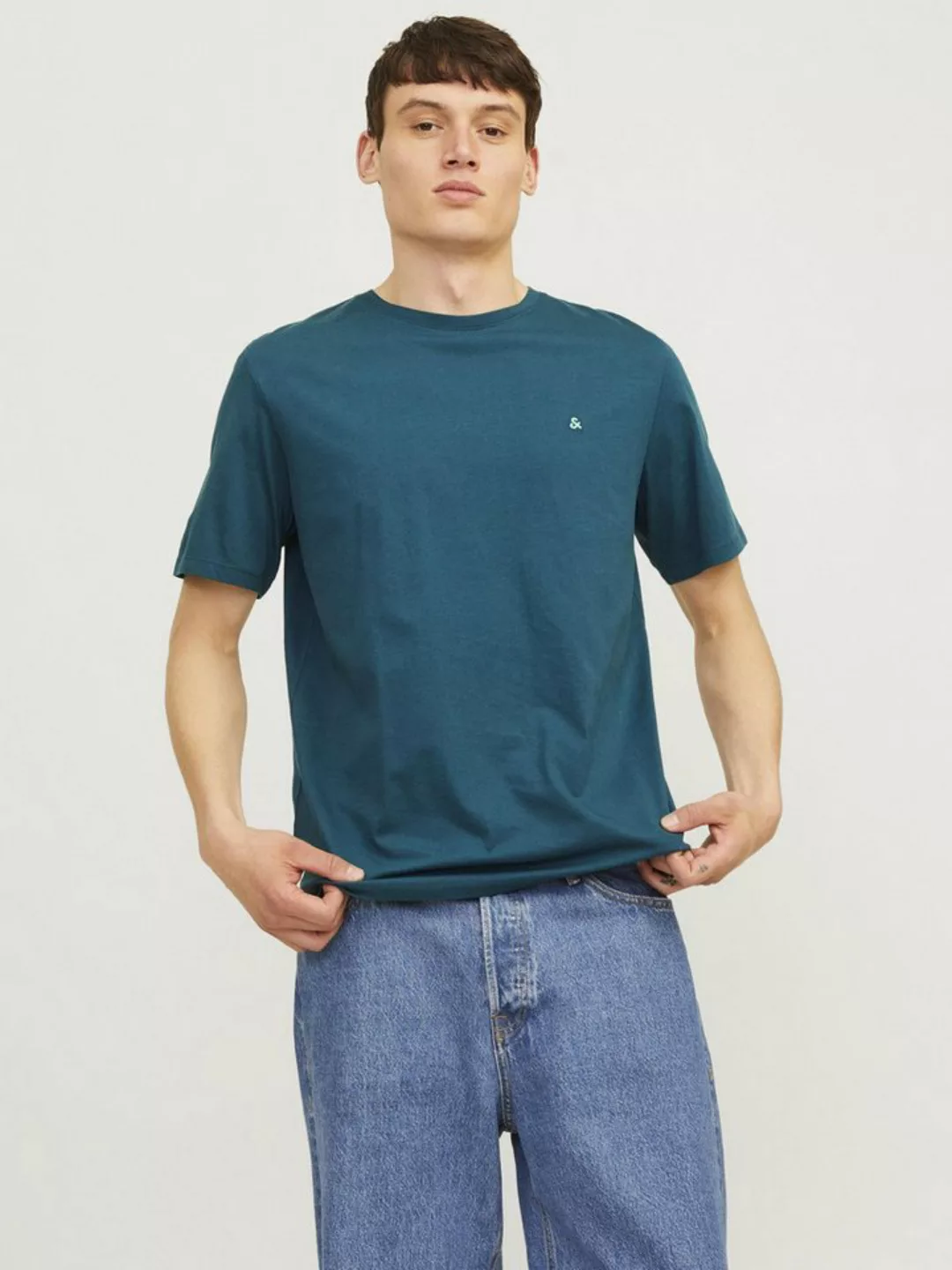 Jack & Jones Rundhalsshirt JJEPAULOS TEE SS CREW NECK NOOS mit Logo Sticker günstig online kaufen