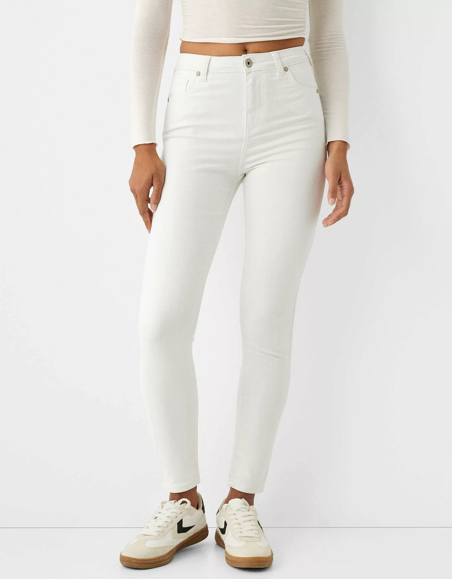 Bershka Skinny-Jeans Mit Sehr Hohem Bund Damen 34 Weiss günstig online kaufen