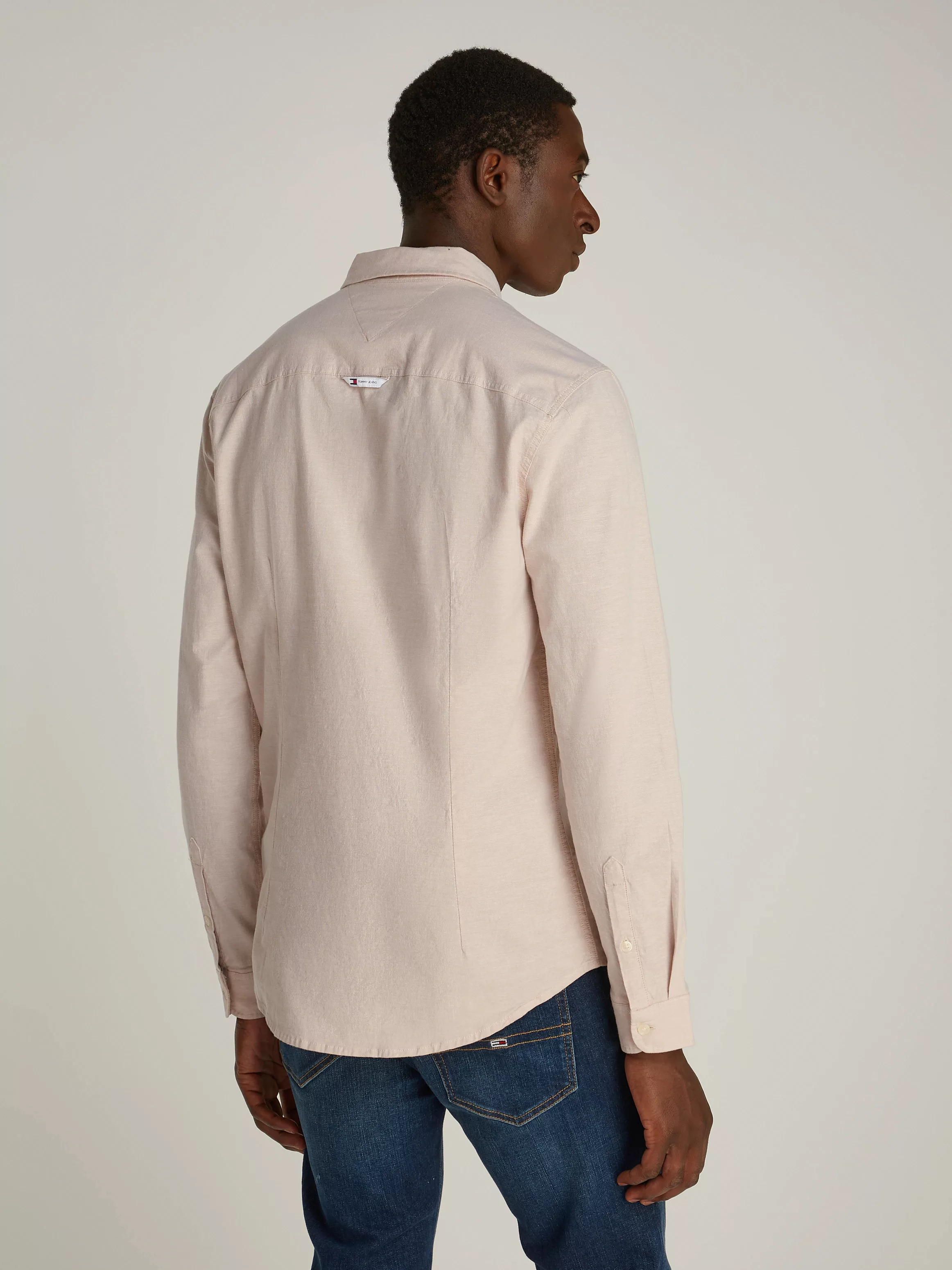 Tommy Jeans Langarmhemd TJM Slim Stretch Oxford Shirt mit Flaglabel auf der günstig online kaufen