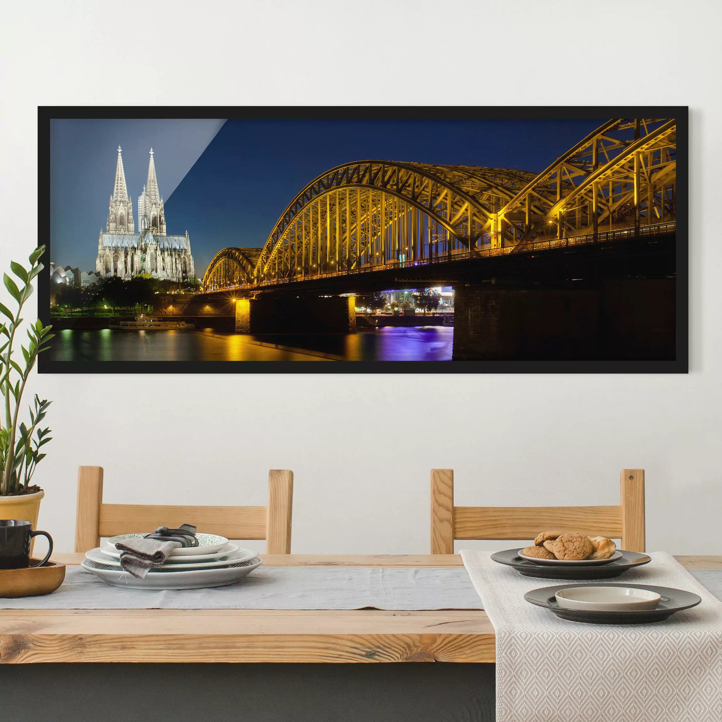 Bild mit Rahmen Architektur & Skyline - Panorama Köln bei Nacht günstig online kaufen