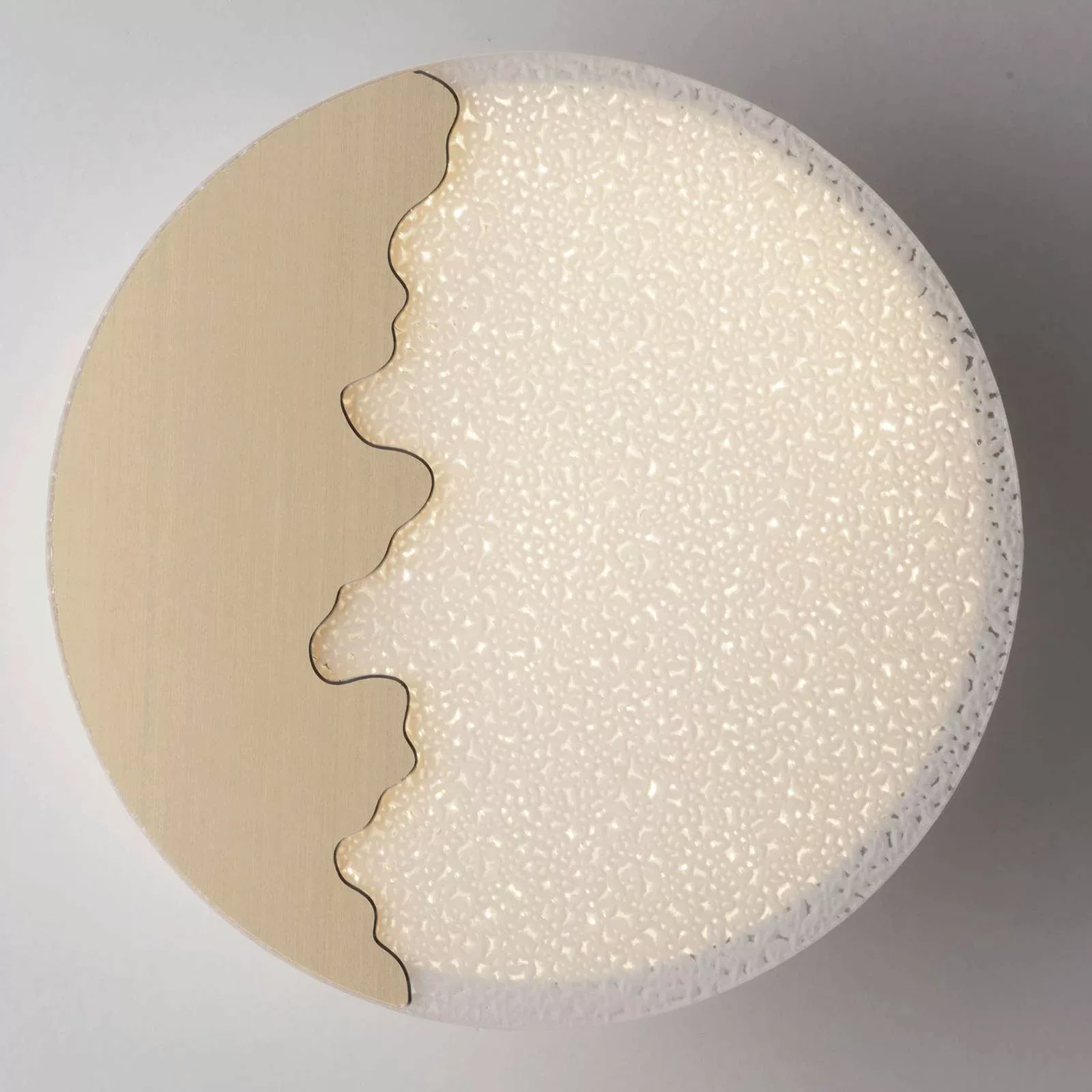 LED-Wandleuchte Chic, rund, gold/reliefiert, Ø40cm günstig online kaufen