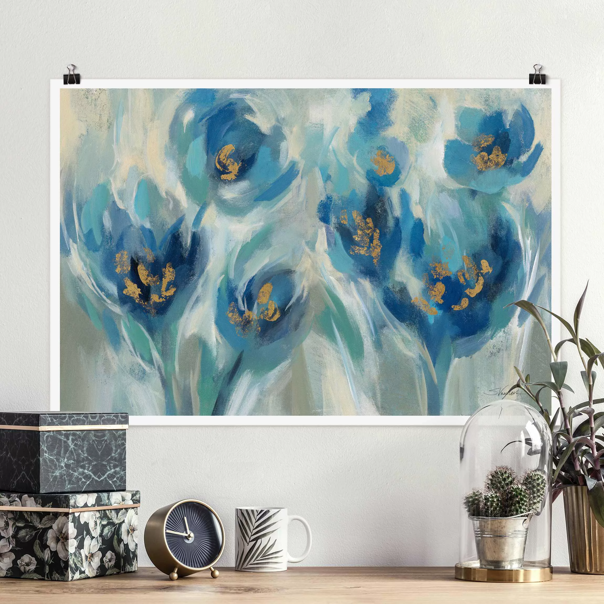 Poster Blaues Märchen mit Blumen günstig online kaufen