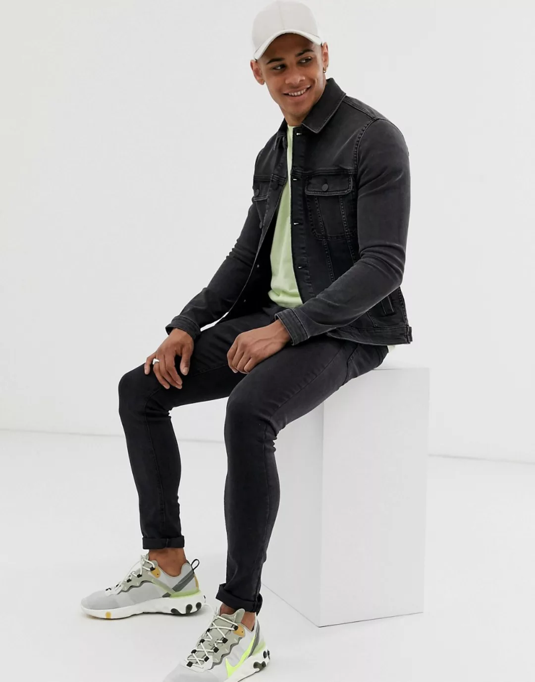 ASOS DESIGN – Enge Western-Jeansjacke in verwaschenem Schwarz günstig online kaufen