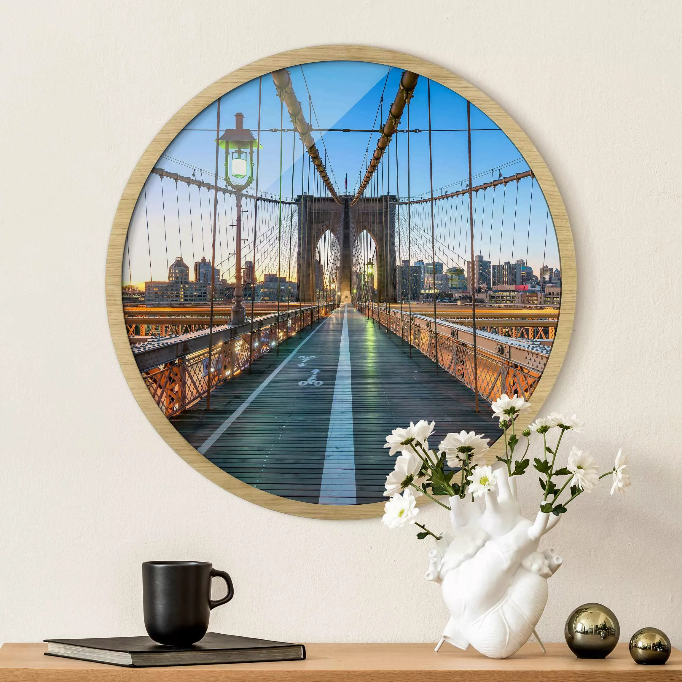 Rundes Gerahmtes Bild Morgenblick von der Brooklyn Bridge günstig online kaufen
