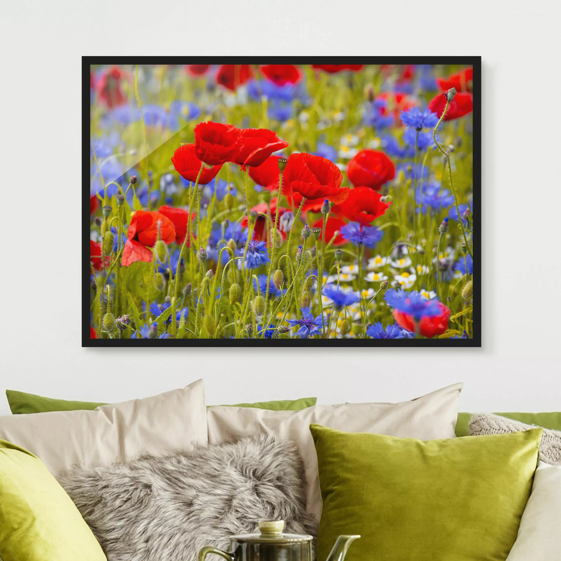 Bild mit Rahmen Blumen - Querformat Sommerwiese mit Mohn und Kornblumen günstig online kaufen