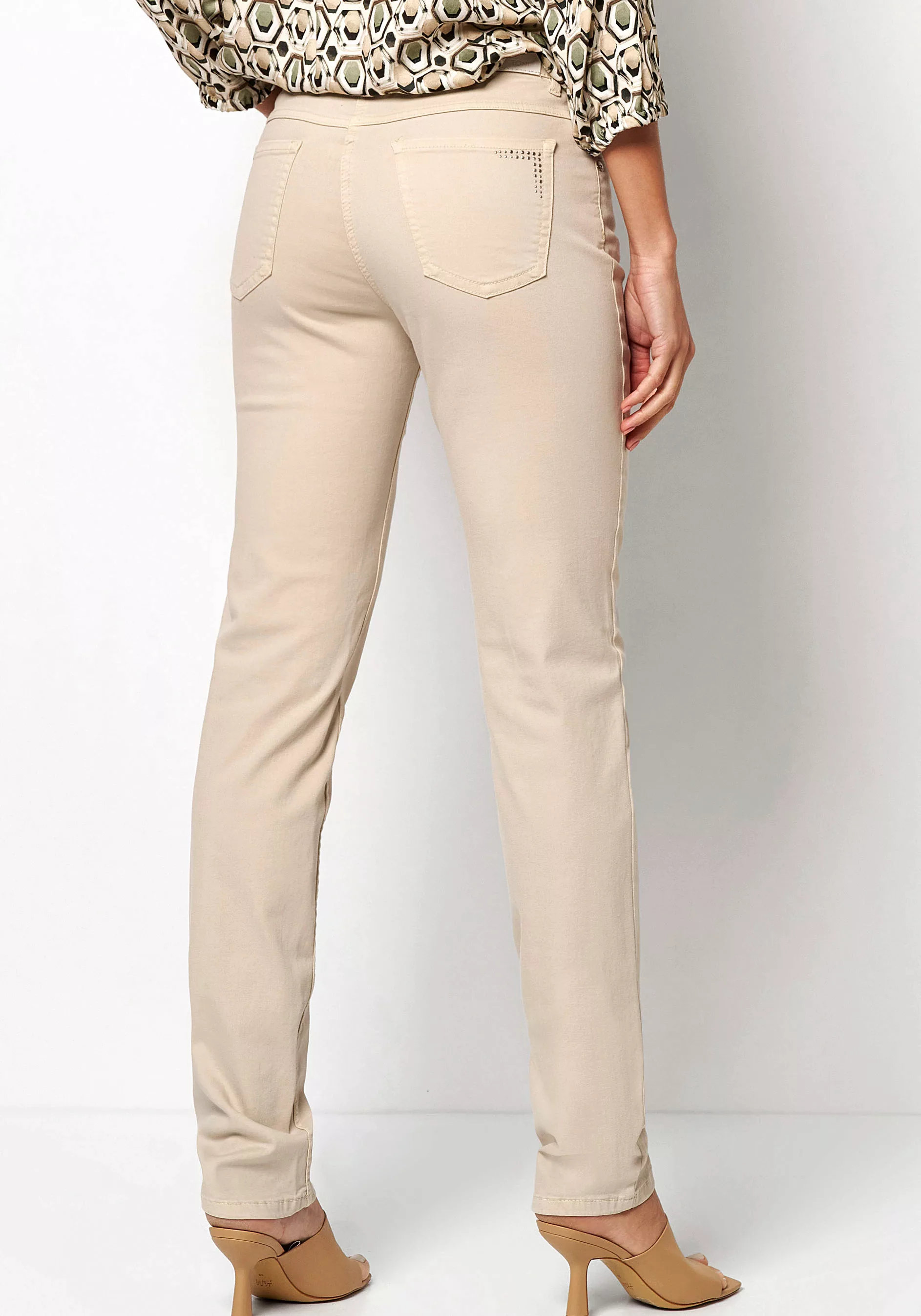 TONI Straight-Jeans Perfect Shape Straight mit Gesäßtaschen mit aufwendiger günstig online kaufen
