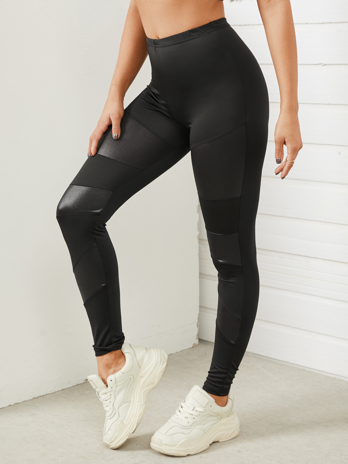 Black Patch Kunstleder Leggings günstig online kaufen