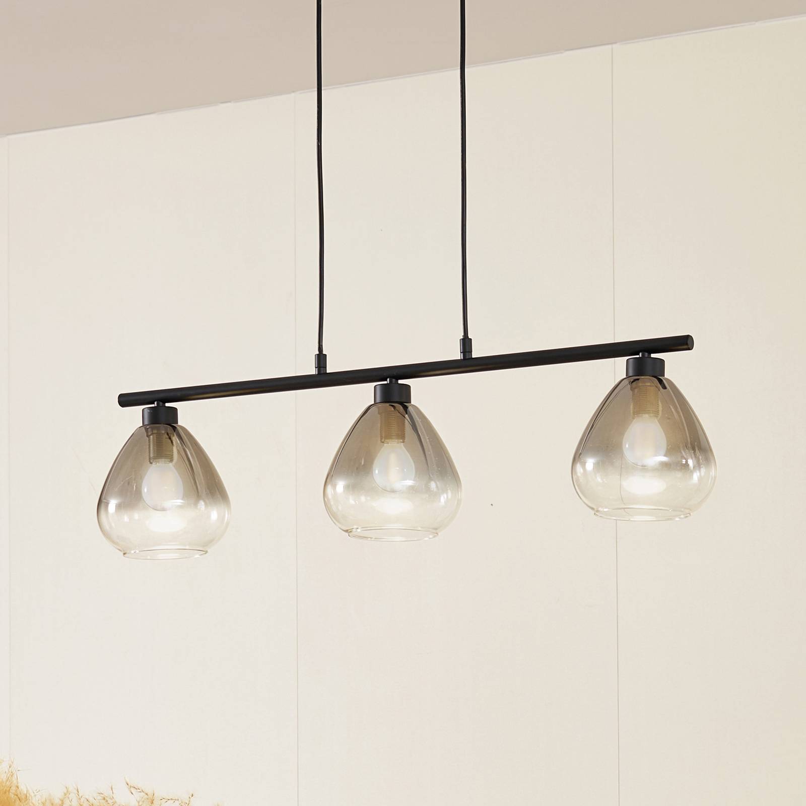 Lindby Hängeleuchte Pendura, schwarz, Glas, Länge 75 cm günstig online kaufen