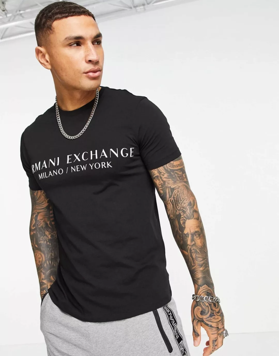 Armani Exchange – Schwarzes T-Shirt mit City-Logo-Schriftzug günstig online kaufen