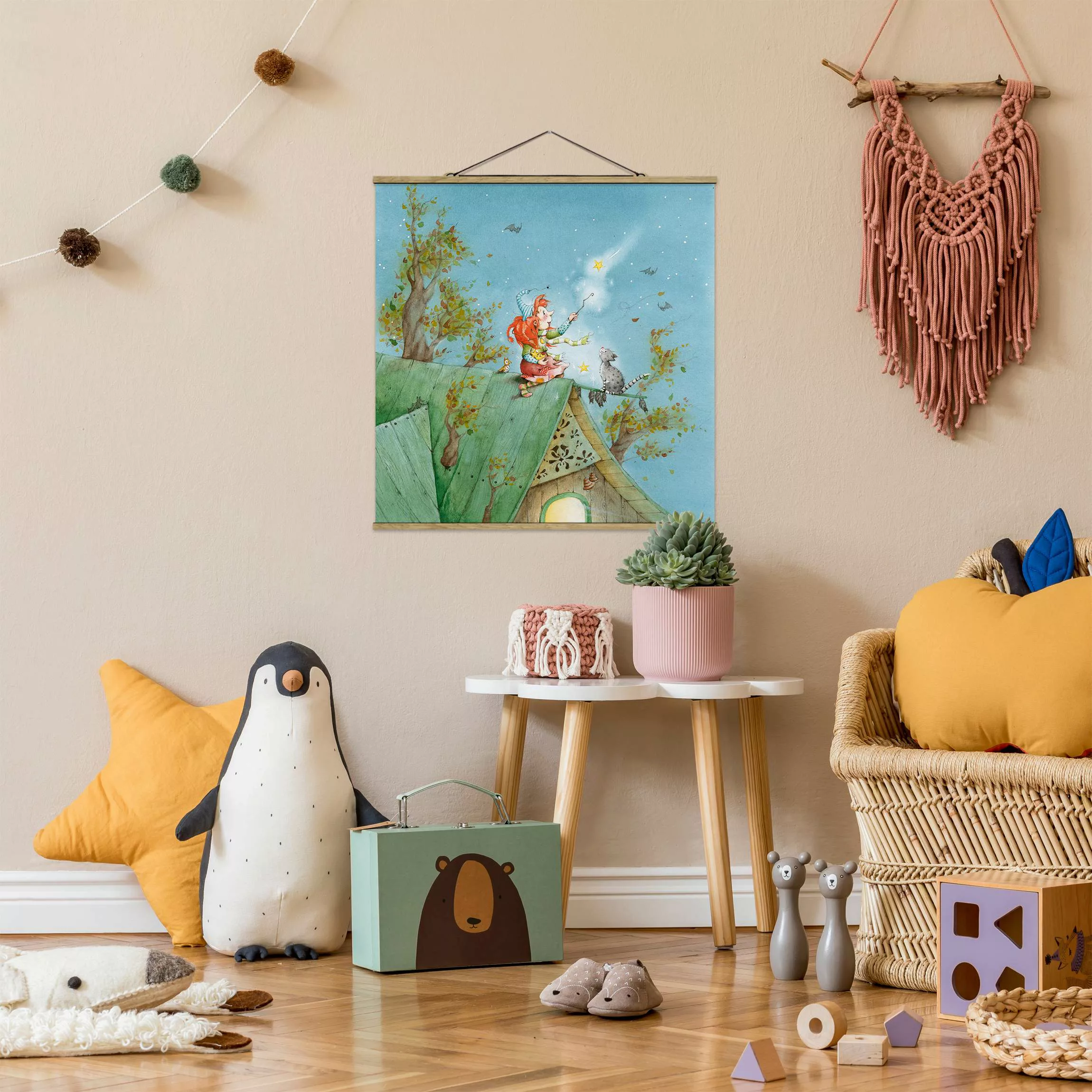 Stoffbild Kinderzimmer mit Posterleisten - Quadrat Frida und Kater Pumperni günstig online kaufen