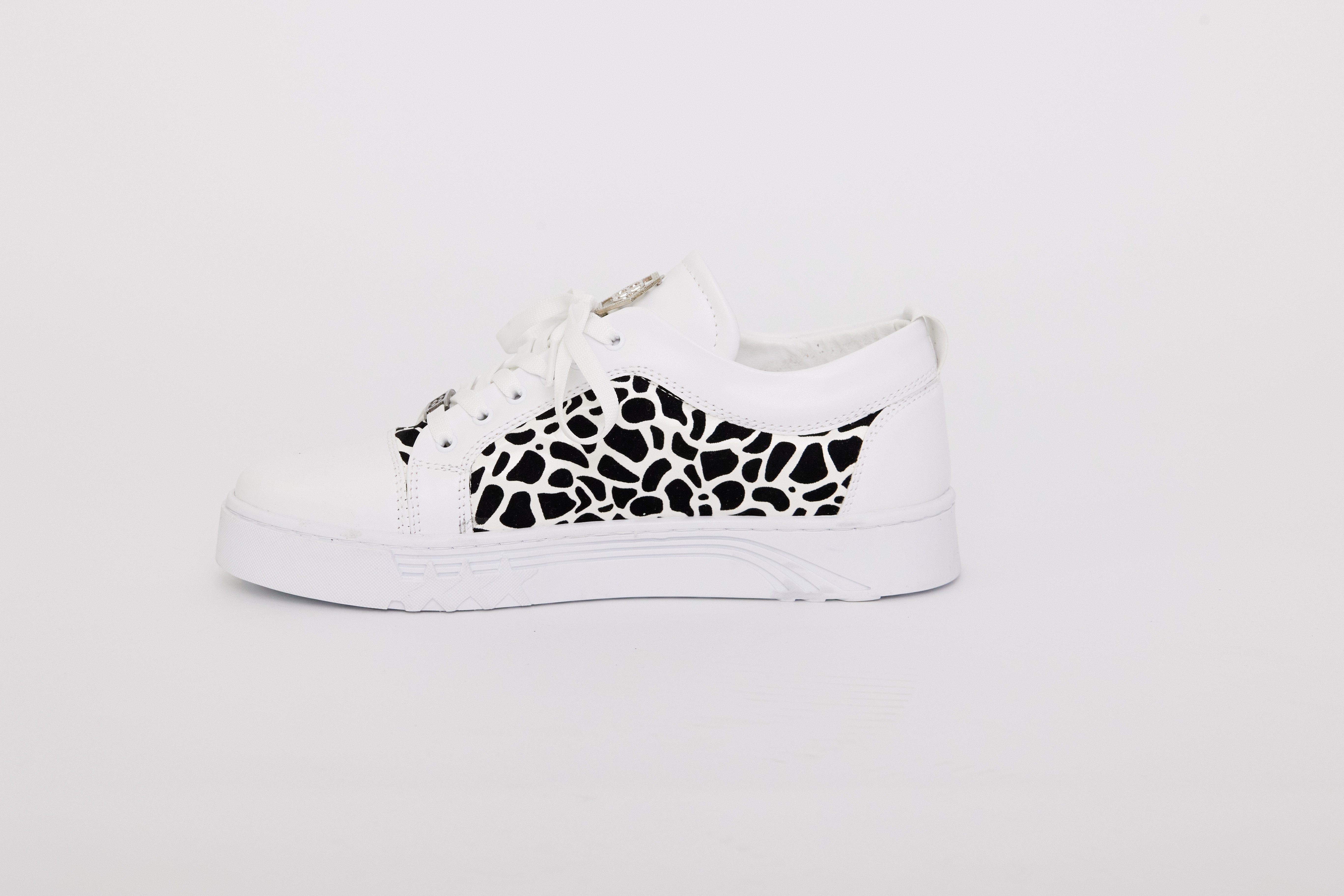 TAMBOGA Ausgefallener Designer Sneaker mit Totenkopf günstig online kaufen