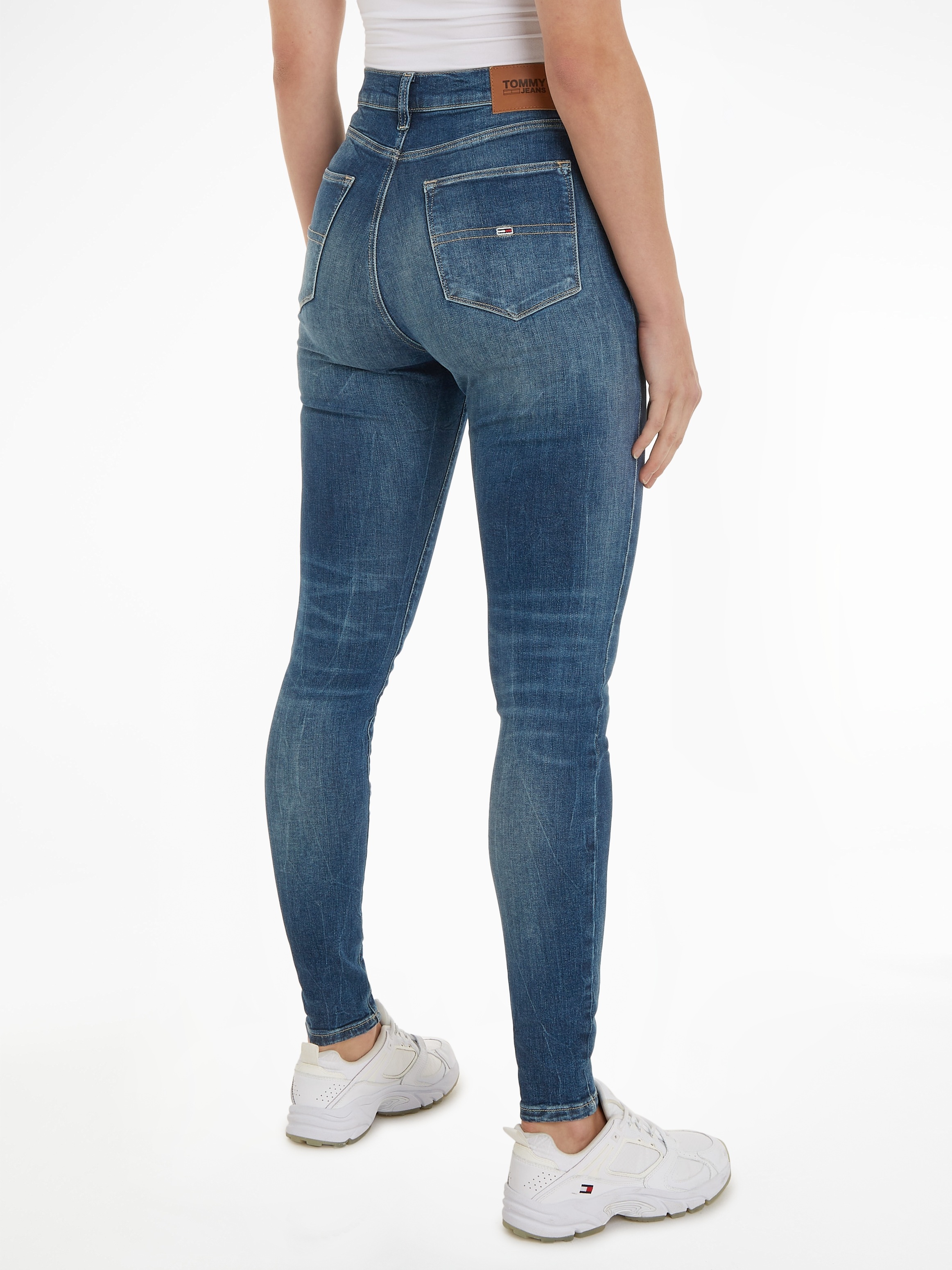 Tommy Jeans Skinny-fit-Jeans Jeans SYLVIA HR SSKN CG4 mit Logobadge und Lab günstig online kaufen