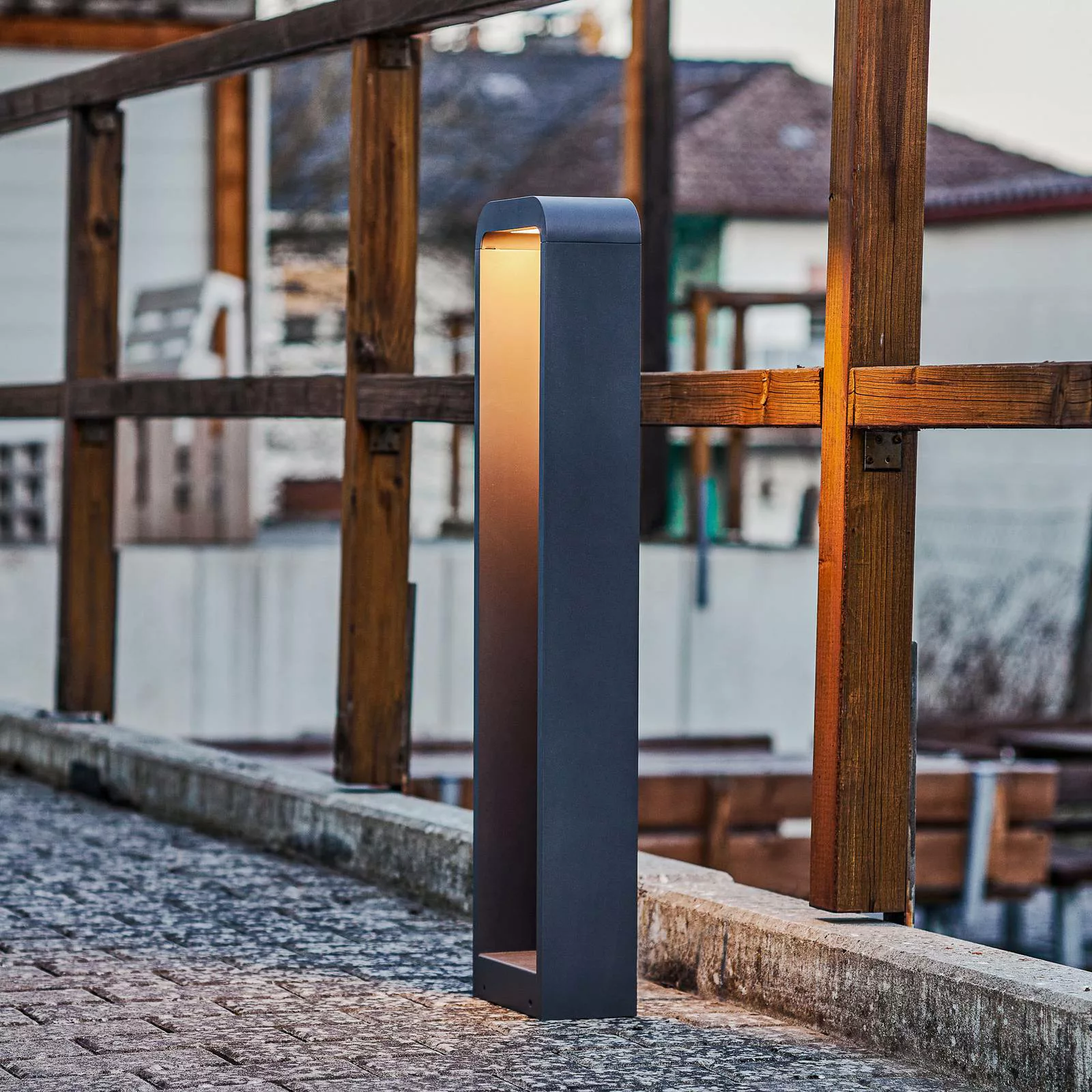 Lindby Emima LED-Wegeleuchte aus Aluminium 80 cm günstig online kaufen