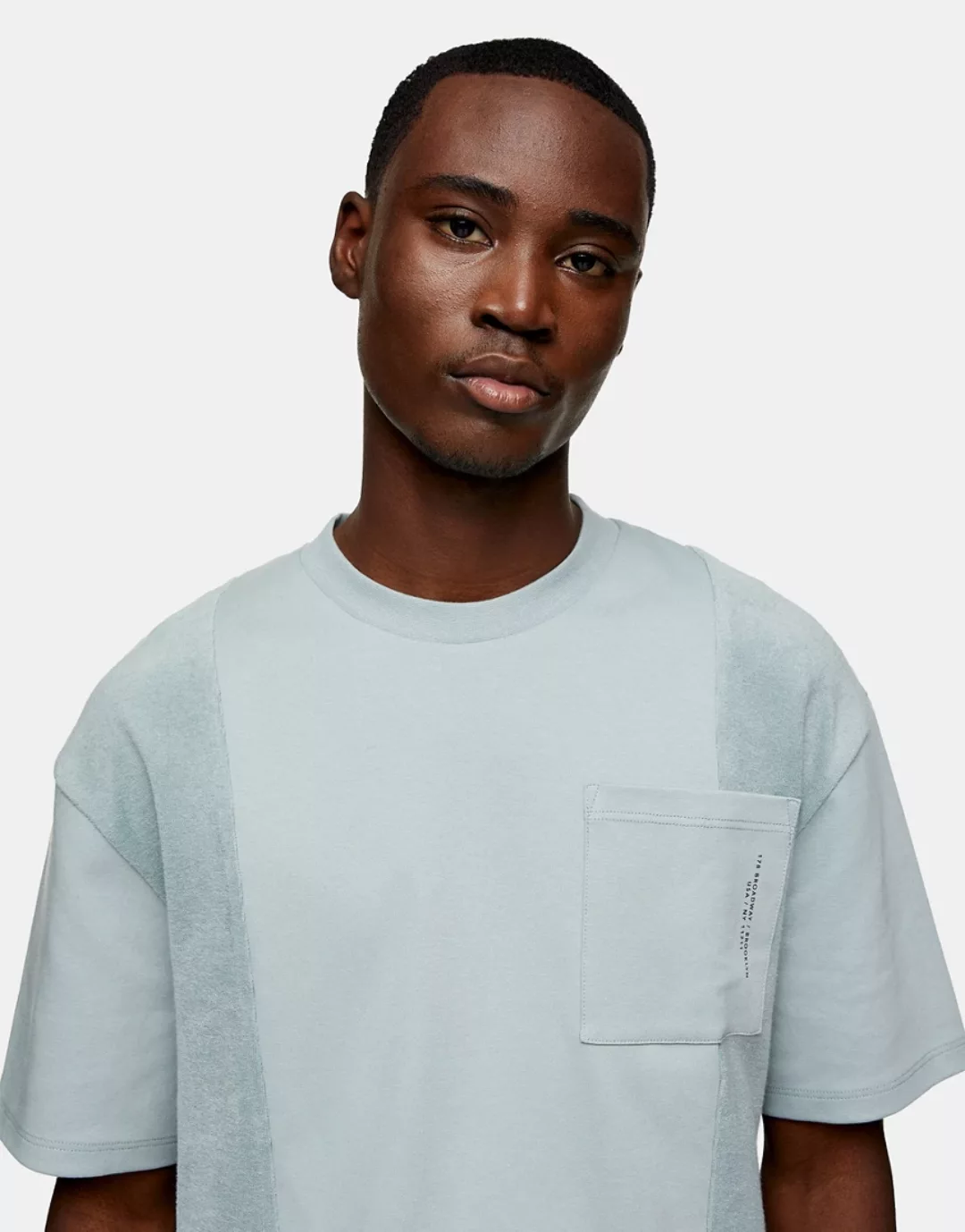 Topman – Strukturiertes T-Shirt mit Tasche in Blau günstig online kaufen