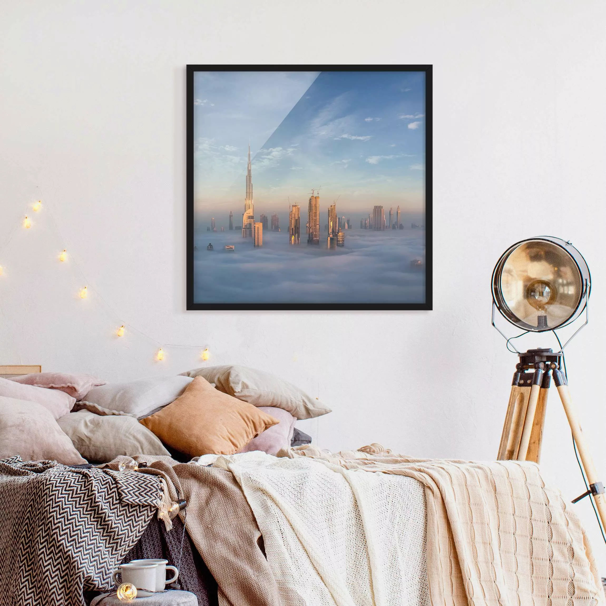 Bild mit Rahmen Architektur & Skyline - Quadrat Dubai über den Wolken günstig online kaufen