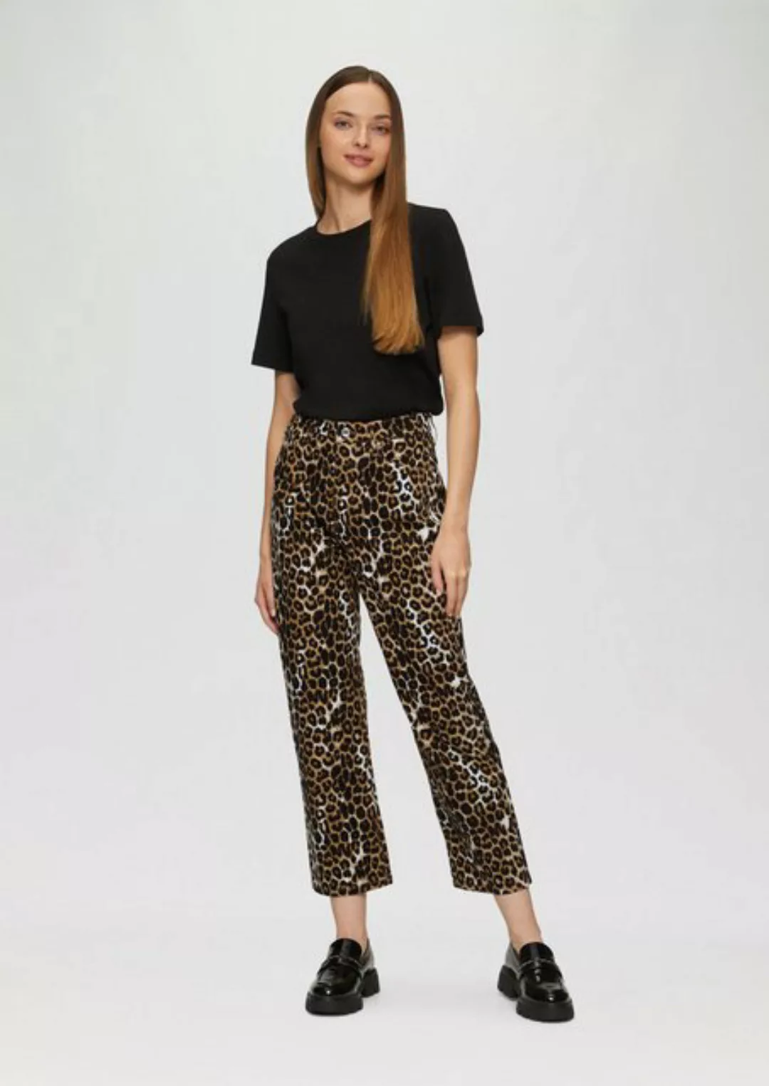 s.Oliver 7/8-Jeans Crop Jeans Karolin im Leoprint Label-Patch günstig online kaufen