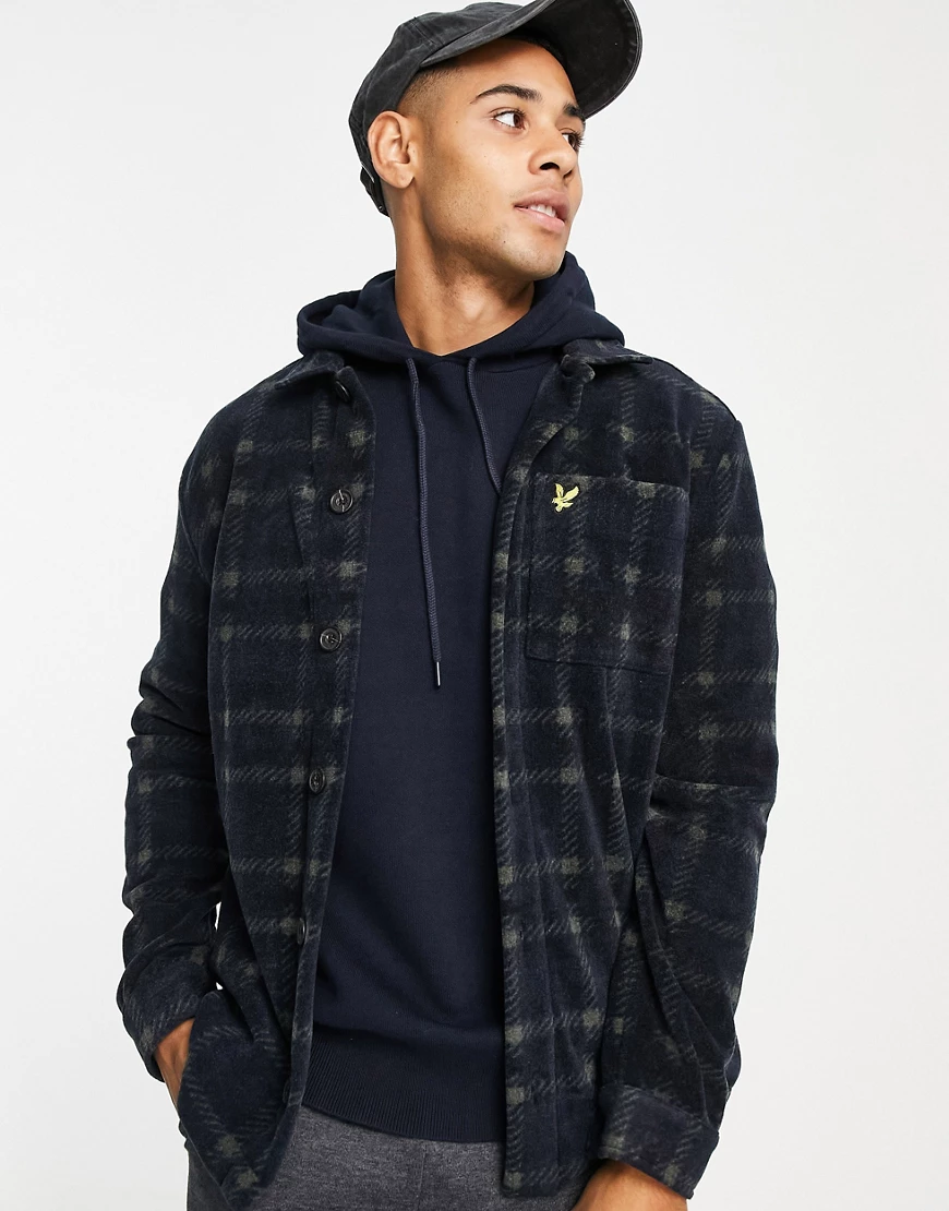 Lyle & Scott – Hemdjacke in marineblau kariert mit Teddyfell-Futter günstig online kaufen