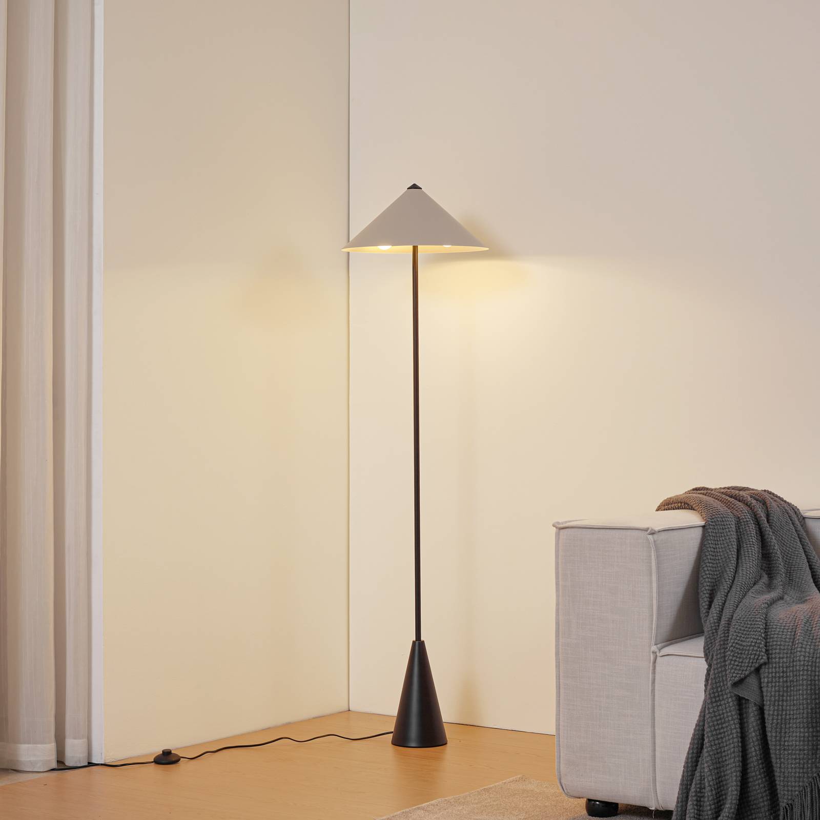 Lindby Stehleuchte Norvik, Höhe 150 cm, schwarz/grau, Metall günstig online kaufen