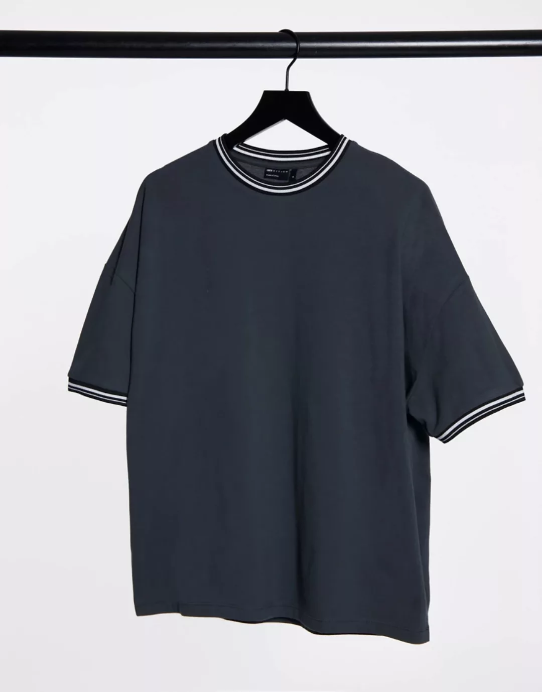 ASOS DESIGN – Schwarzes Oversize-Pikee-T-Shirt mit Kontraststreifen günstig online kaufen
