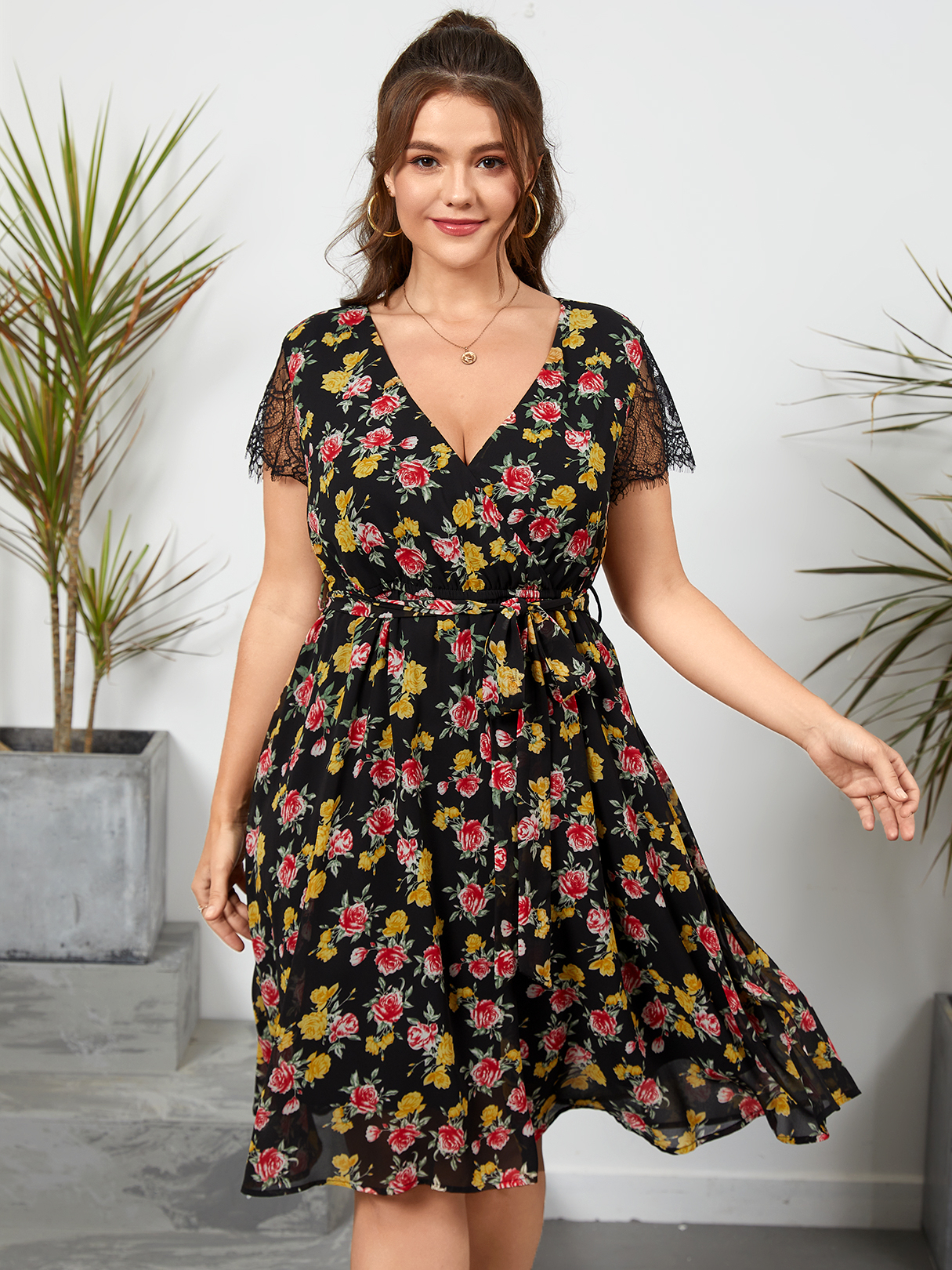 YOINS Plus Größe V-Ausschnitt Blumendruck Gürtel Design Spitze Kleid günstig online kaufen