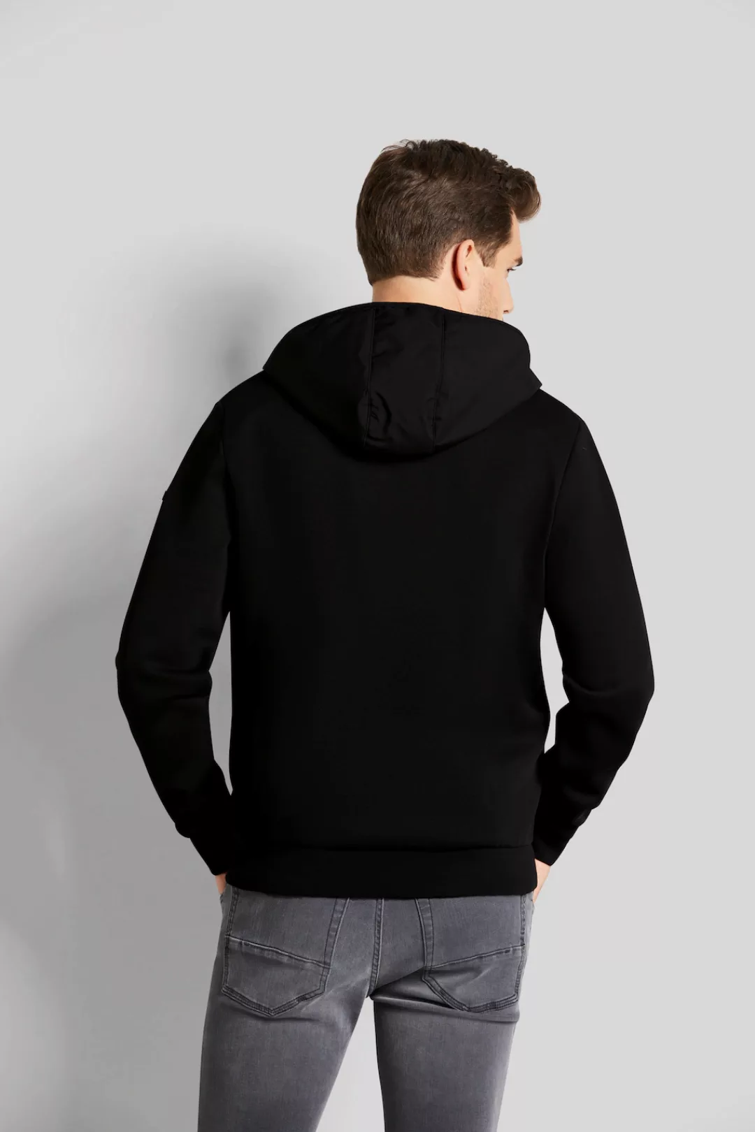 bugatti Sweatjacke, mit moderner Wellensteppung günstig online kaufen