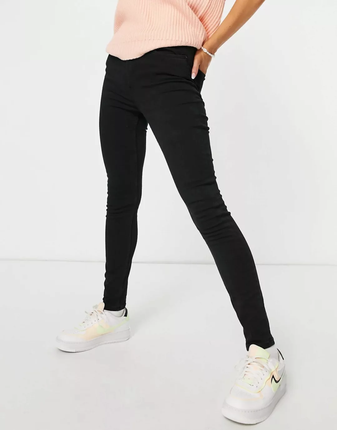 Pimkie – Jeans in Schwarz mit engem Schnitt und hohem Bund günstig online kaufen