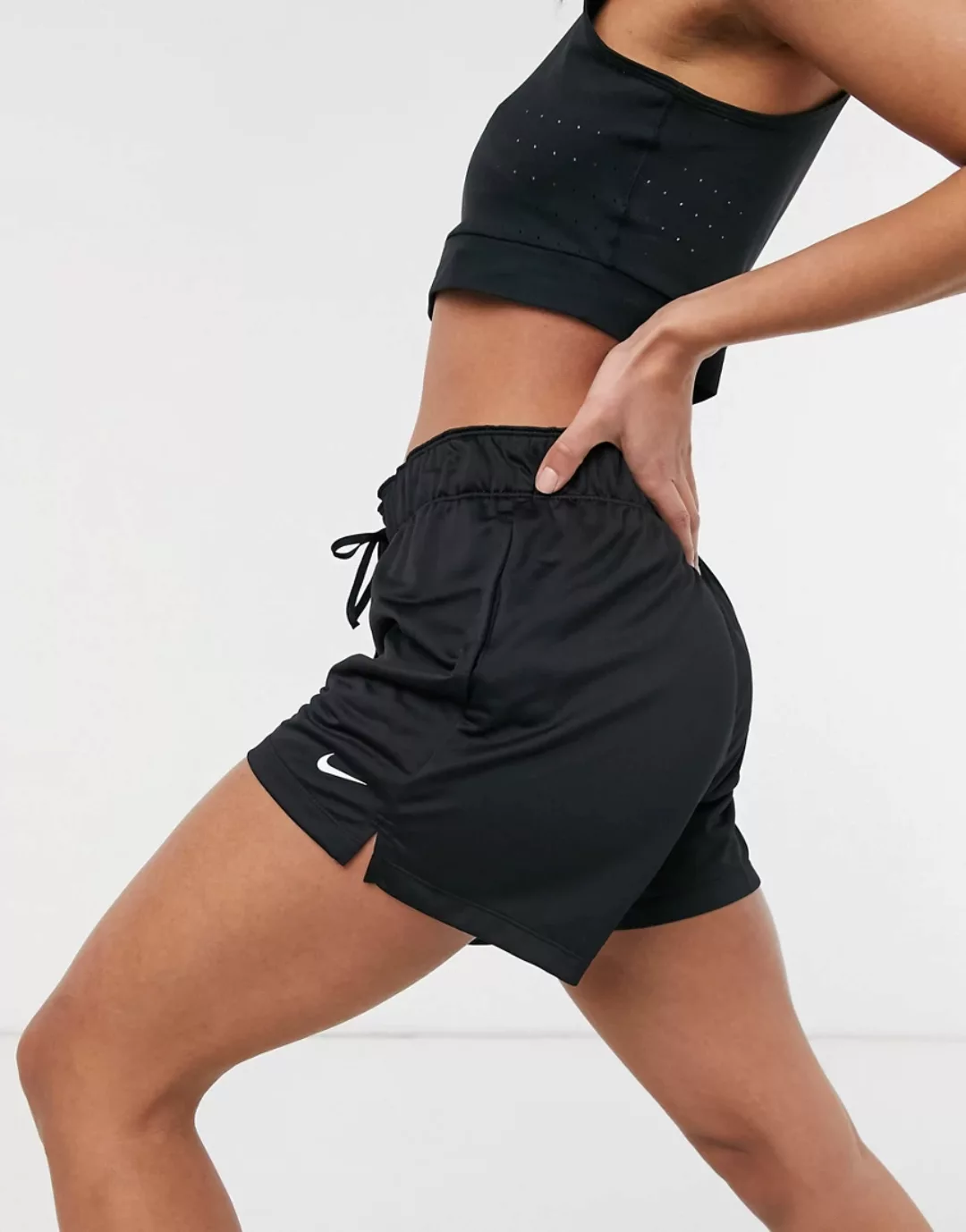 Nike Pro Training – Dry Attack – Shorts in Schwarz günstig online kaufen