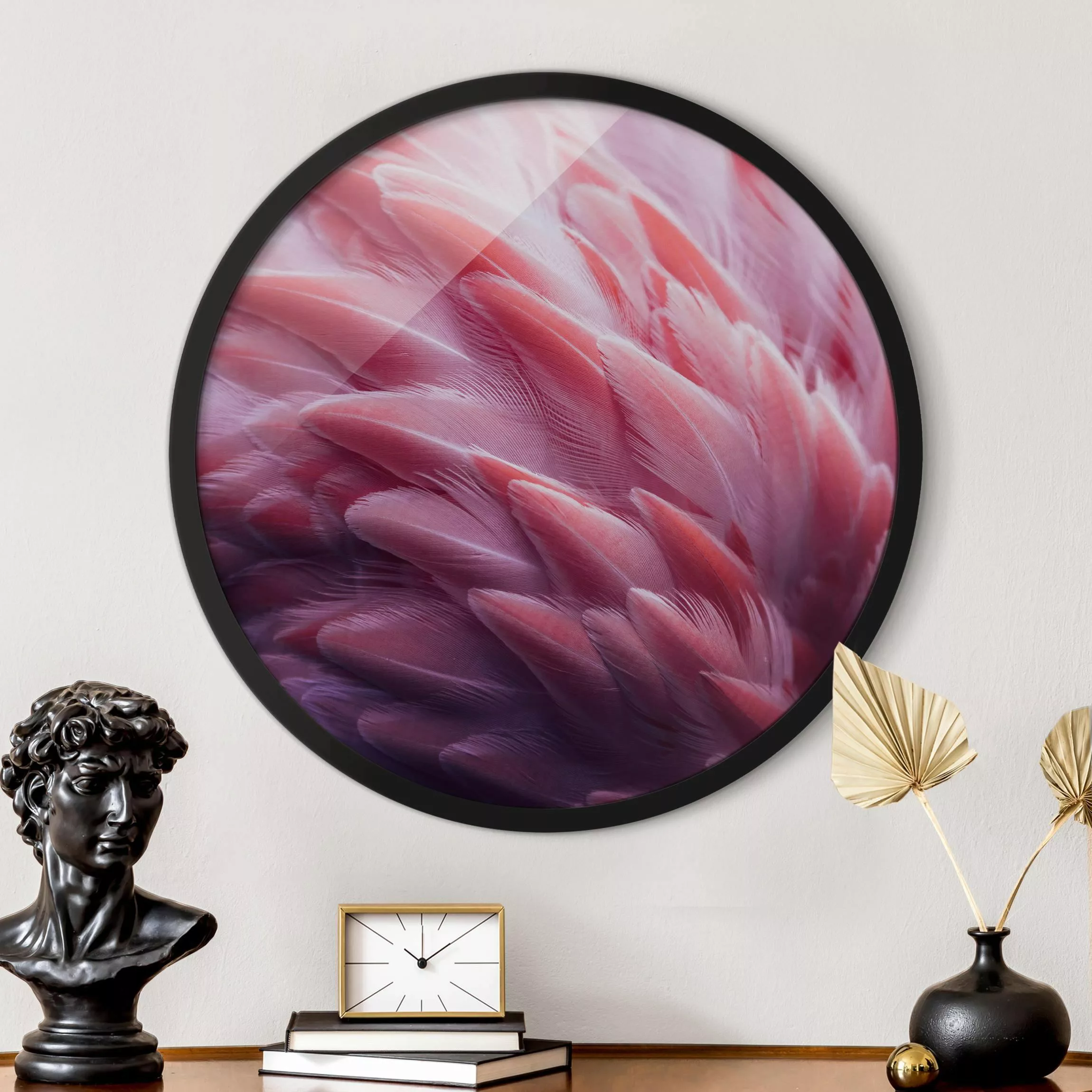 Rundes Gerahmtes Bild Flamingofedern Close-up günstig online kaufen