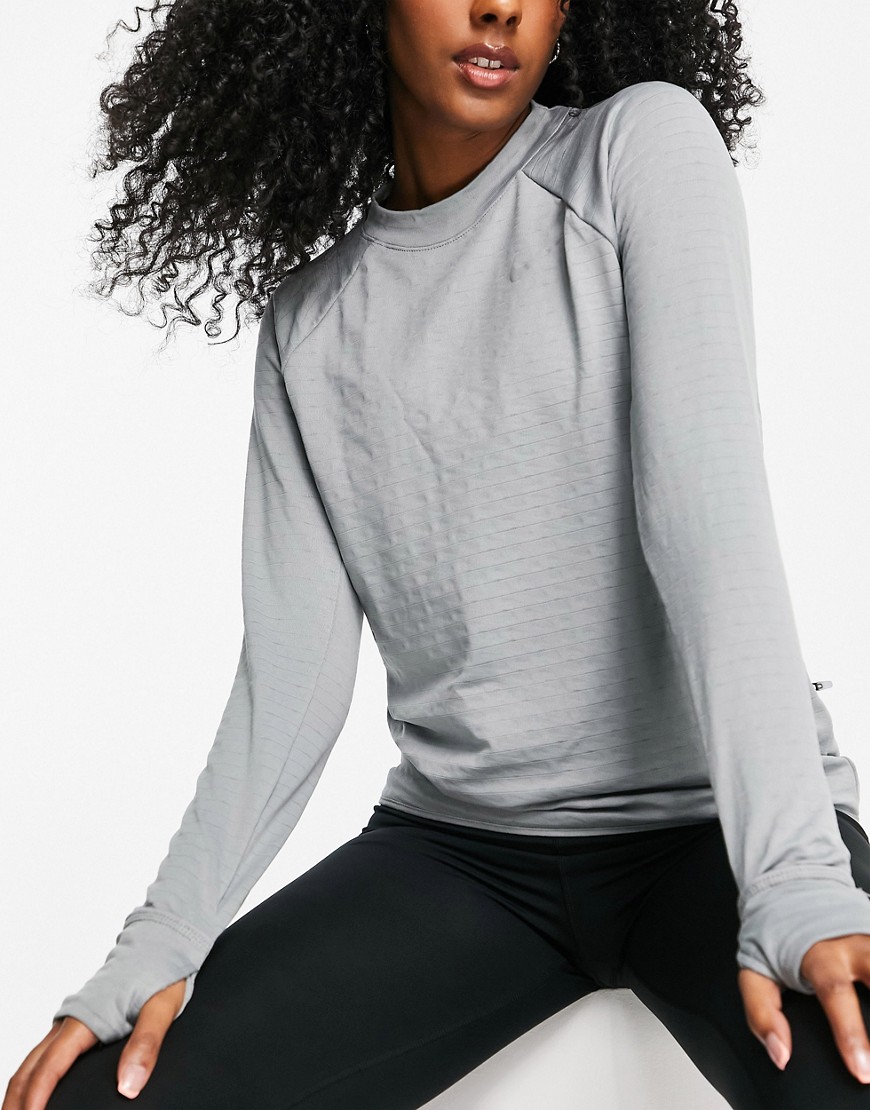 Nike Running – Therma-FIT Element – Oberteil in Grau mit Rundhalsausschnitt günstig online kaufen