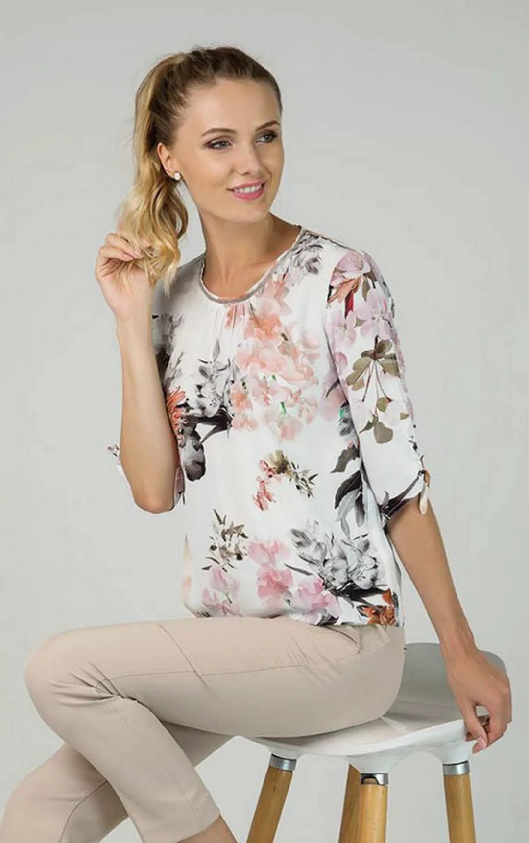 Passioni Druckbluse in Weiß, mit buntem Floral Print und Halbärmeln mit Bin günstig online kaufen