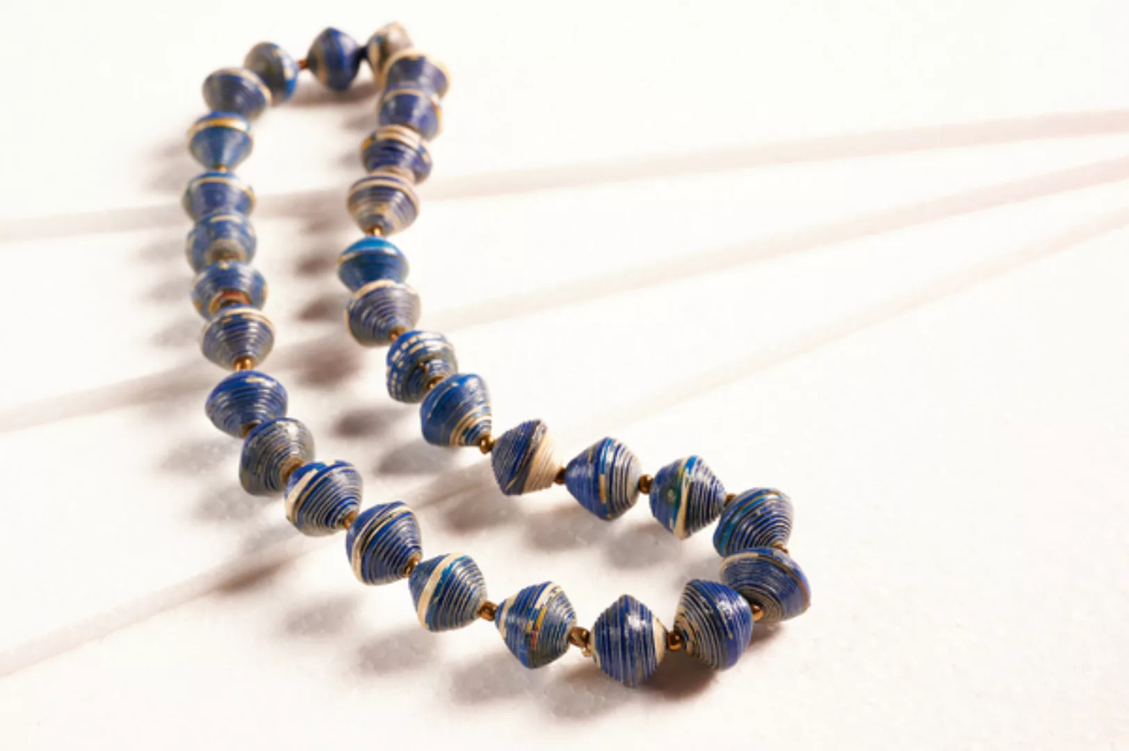 Klassische Halskette Aus Papierperlen "Mara" günstig online kaufen