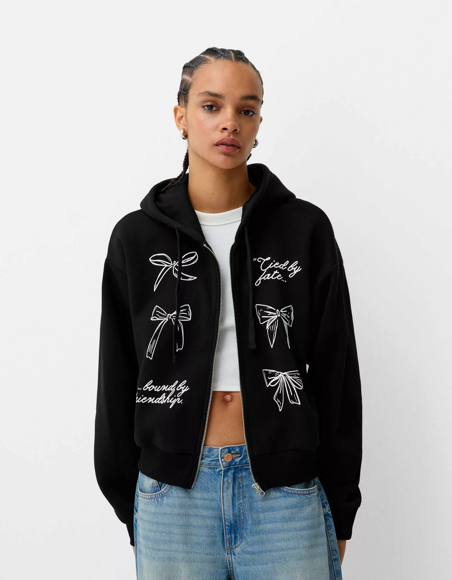 Bershka Hoodie Mit Kapuze, Reißverschluss Und Print Damen L Schwarz günstig online kaufen