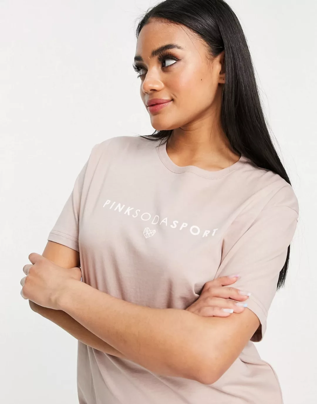 Pink Soda Sport – Cora – T-Shirt mit Boyfriend-Schnitt in Beige-Neutral günstig online kaufen