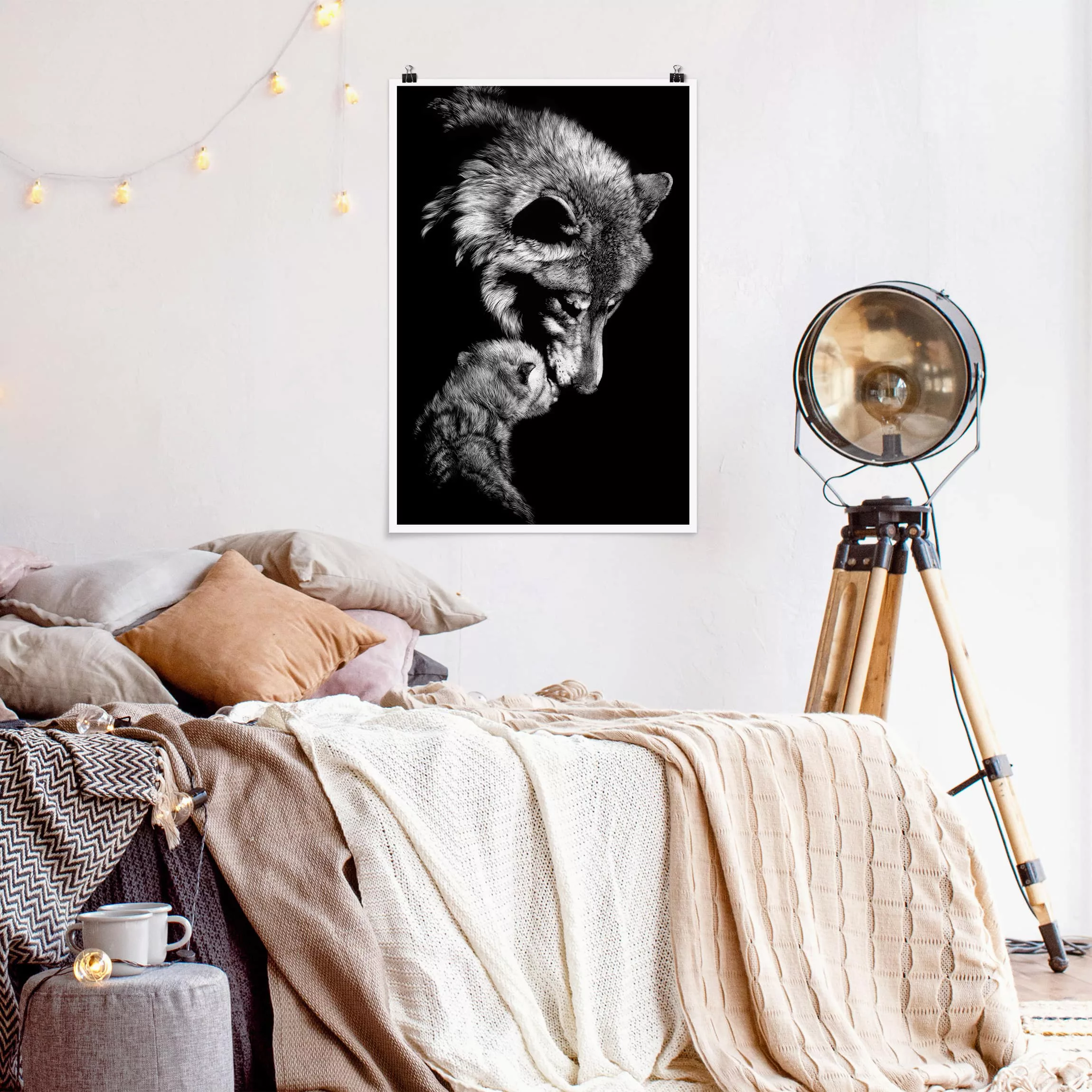 Poster Tiere - Hochformat Wolf vor Schwarz günstig online kaufen