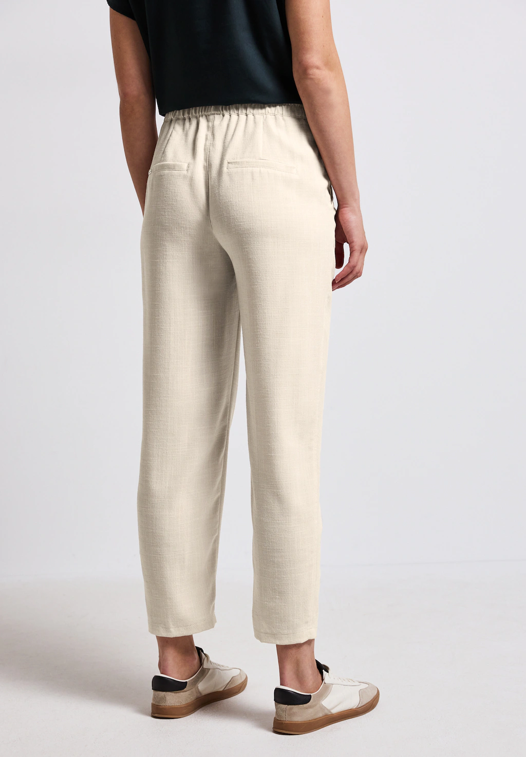 STREET ONE Chinohose, mit Knopfdetail günstig online kaufen
