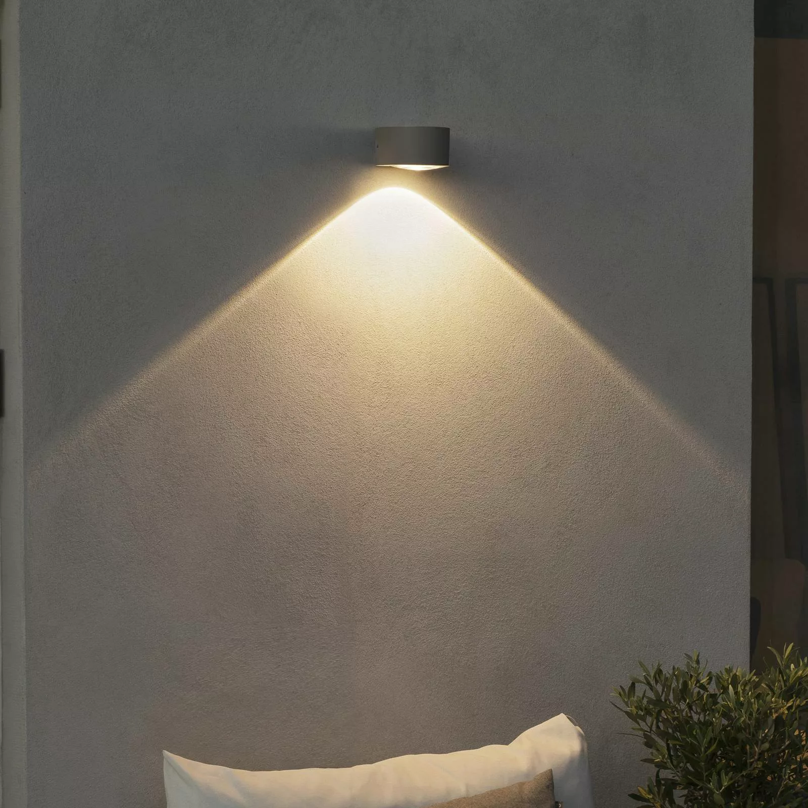 LED-Außenwandleuchte Gela, unten strahlend, grau günstig online kaufen