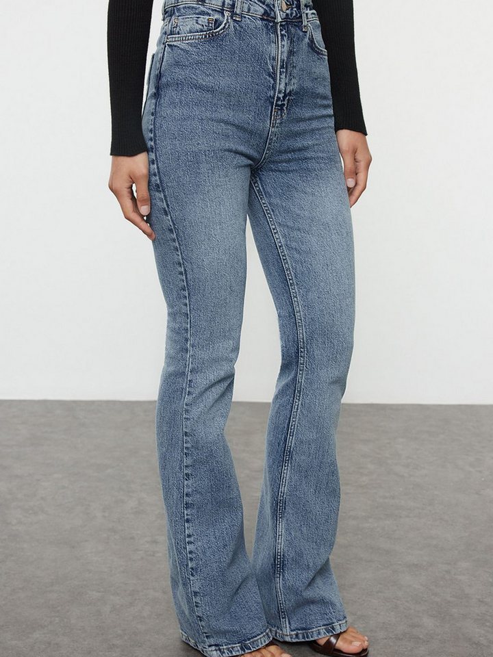 Trendyol Bootcut-Jeans (1-tlg) Plain/ohne Details günstig online kaufen