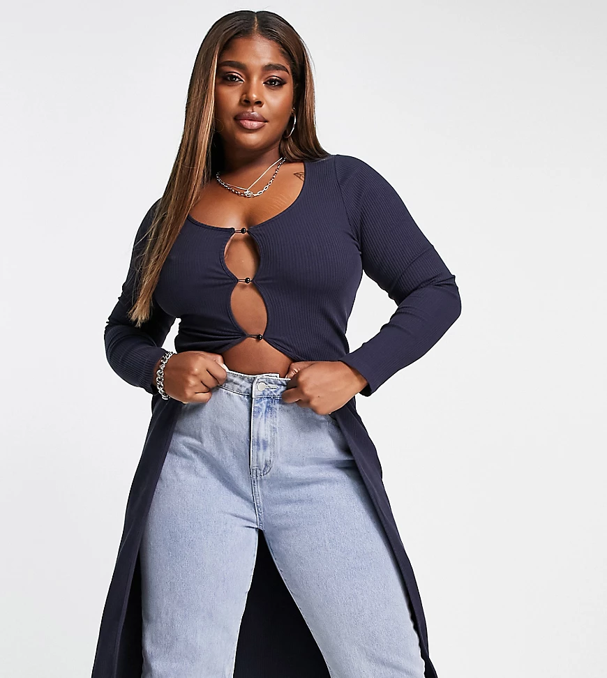 ASOS DESIGN Curve – Gerippte Maxi-Strickjacke in Dunkelblau mit Schlüssello günstig online kaufen