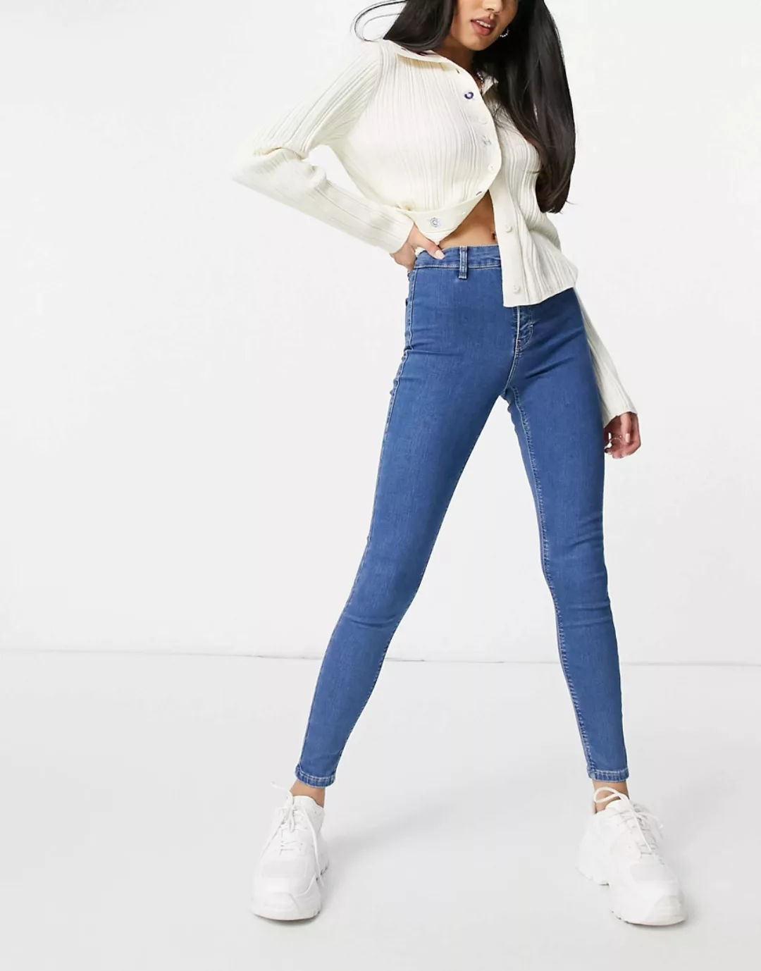 Topshop – Joni – Jeans aus einem recycelten Baumwollmix in Blau günstig online kaufen