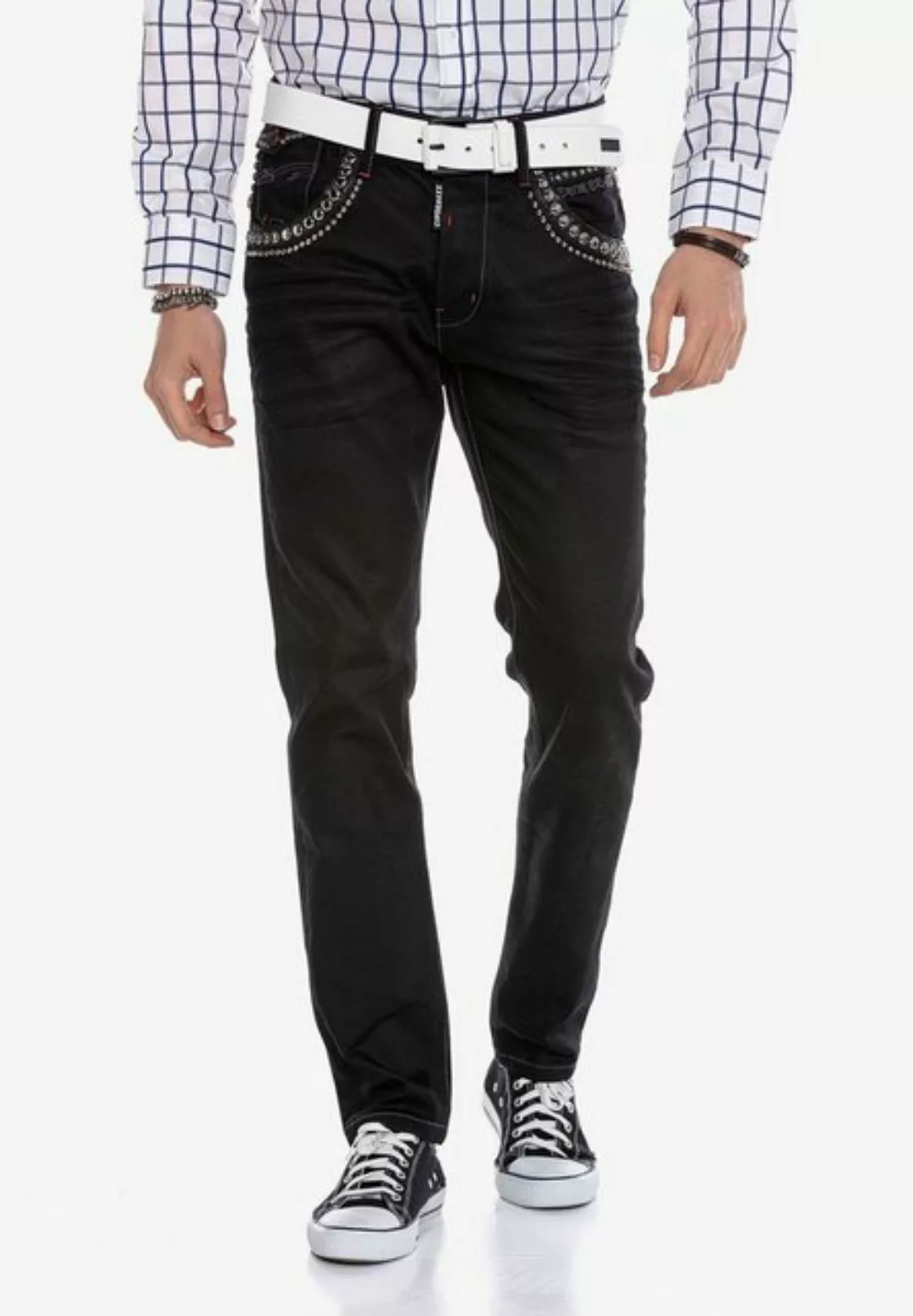 Cipo & Baxx Bequeme Jeans mit trendigen Nieten günstig online kaufen