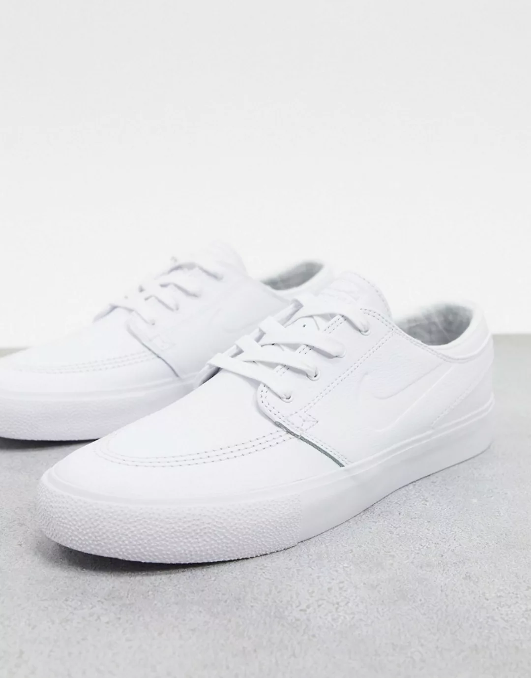 Nike SB – Zoom – Janoski Premium – Ledersneaker in Triple-Weiß günstig online kaufen