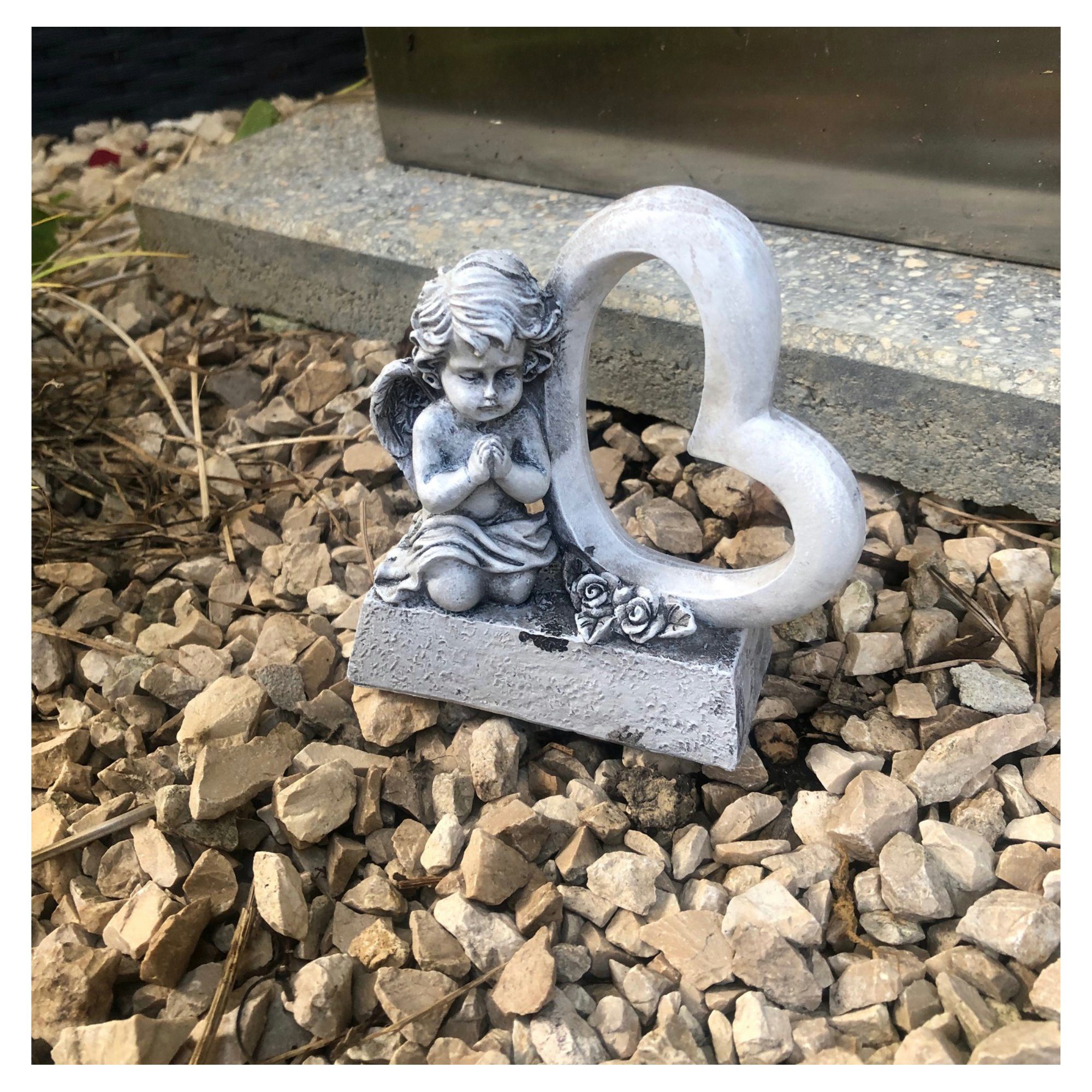 Radami Gartenfigur Grabengel Engel mit Herz günstig online kaufen